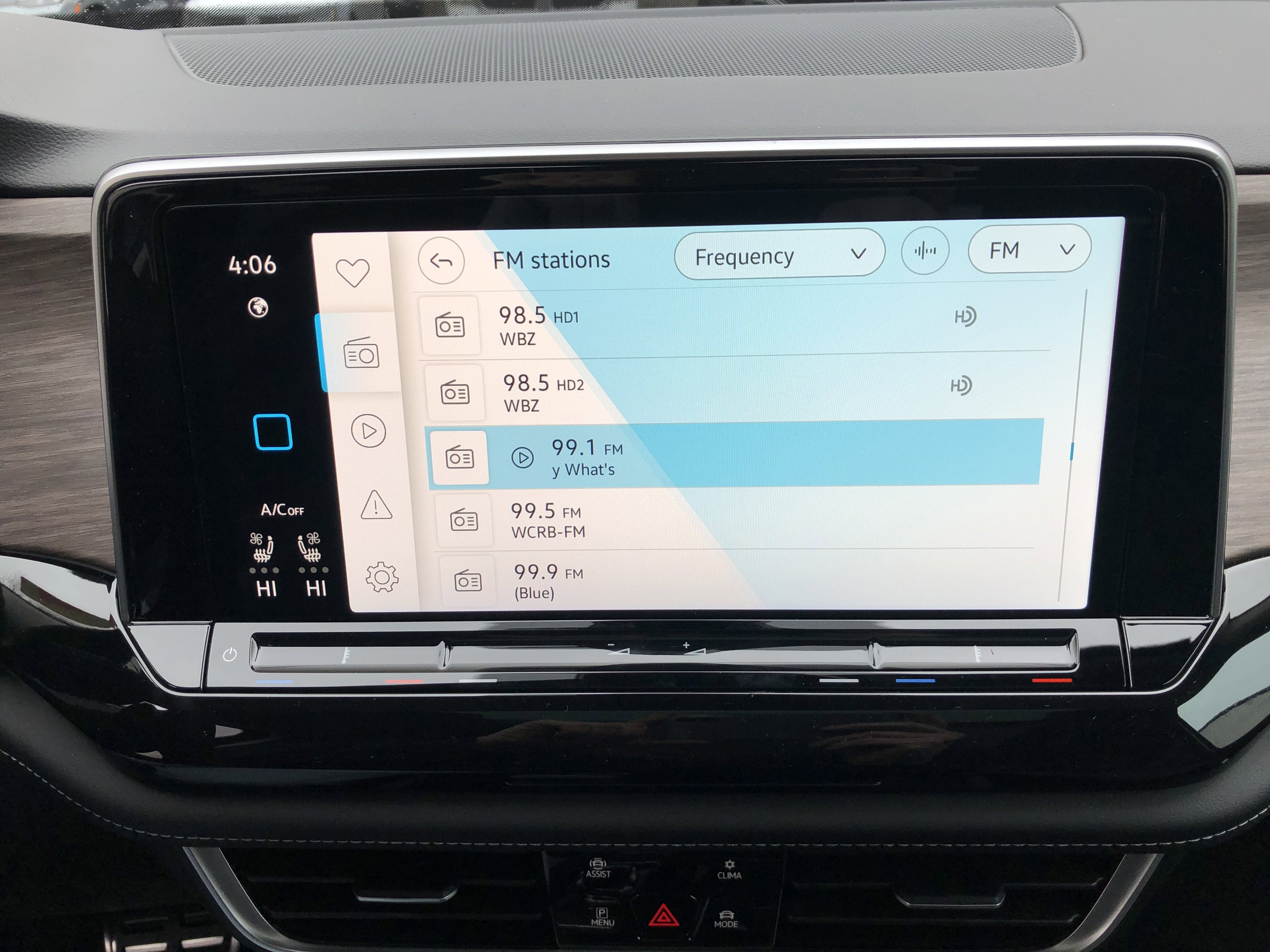 2026 Volkswagen Atlas 2.0T SEL Premium R-Line w/captains chairs