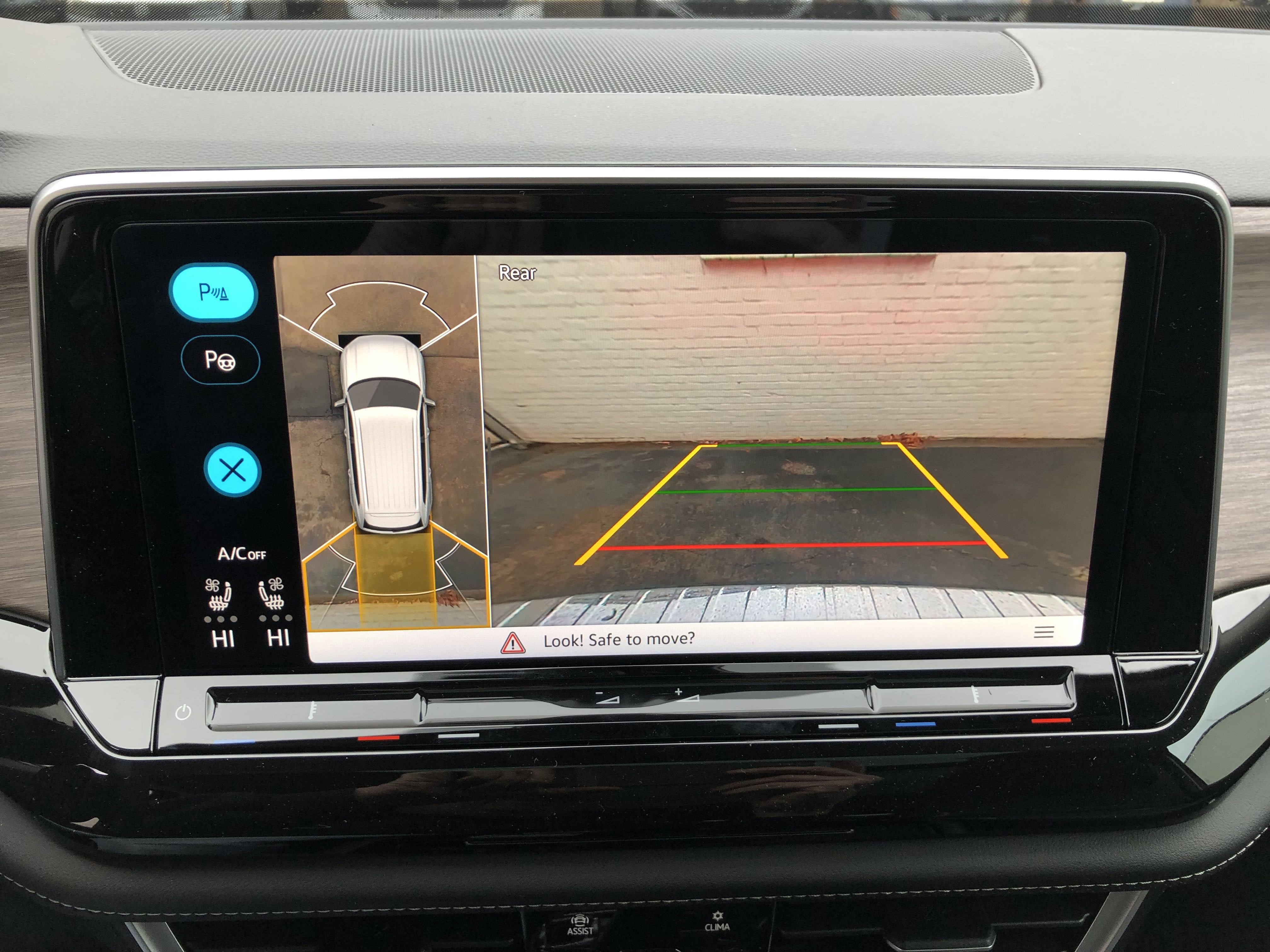 2026 Volkswagen Atlas 2.0T SEL Premium R-Line w/captains chairs