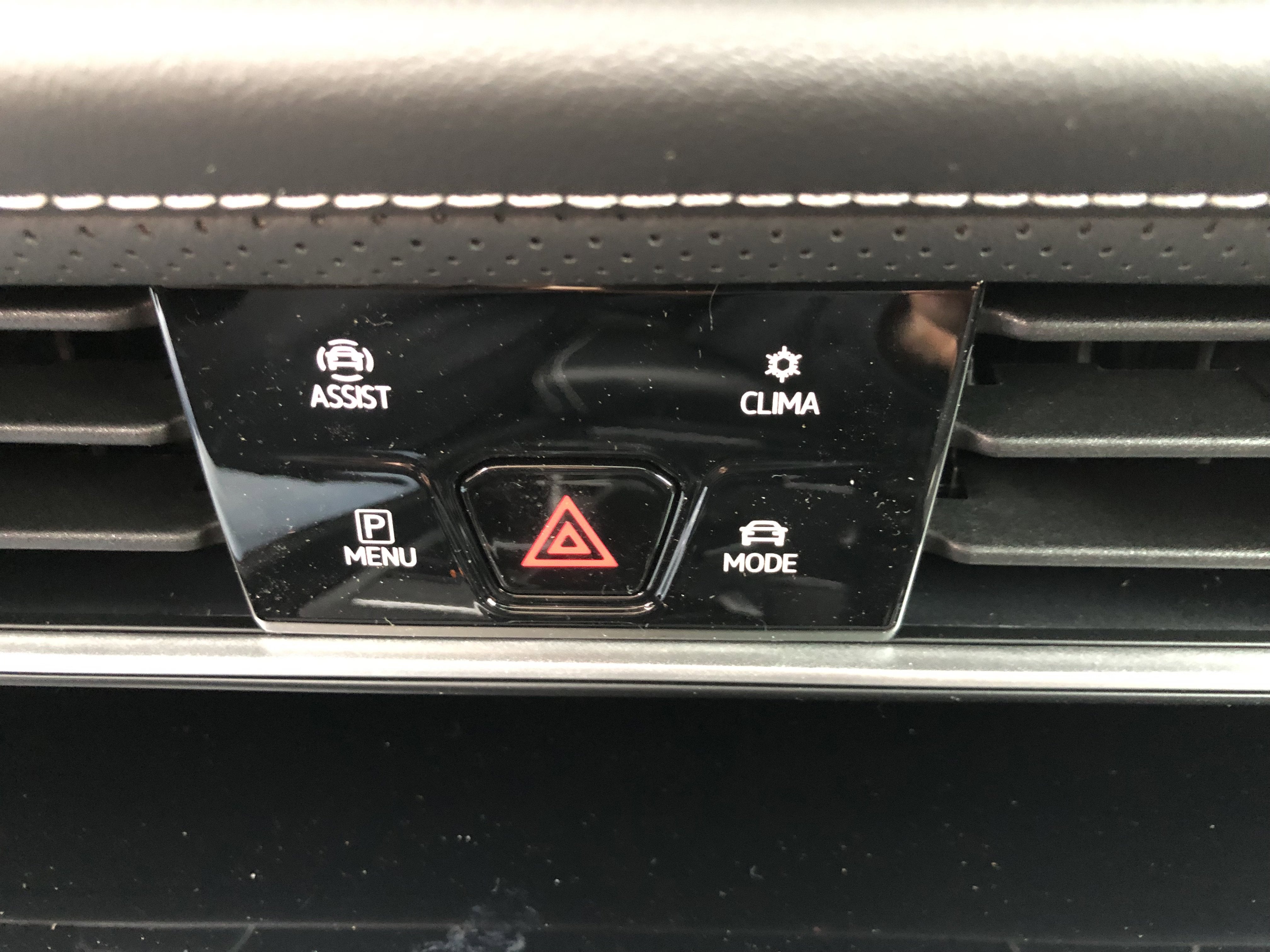 2026 Volkswagen Atlas 2.0T SEL Premium R-Line w/captains chairs