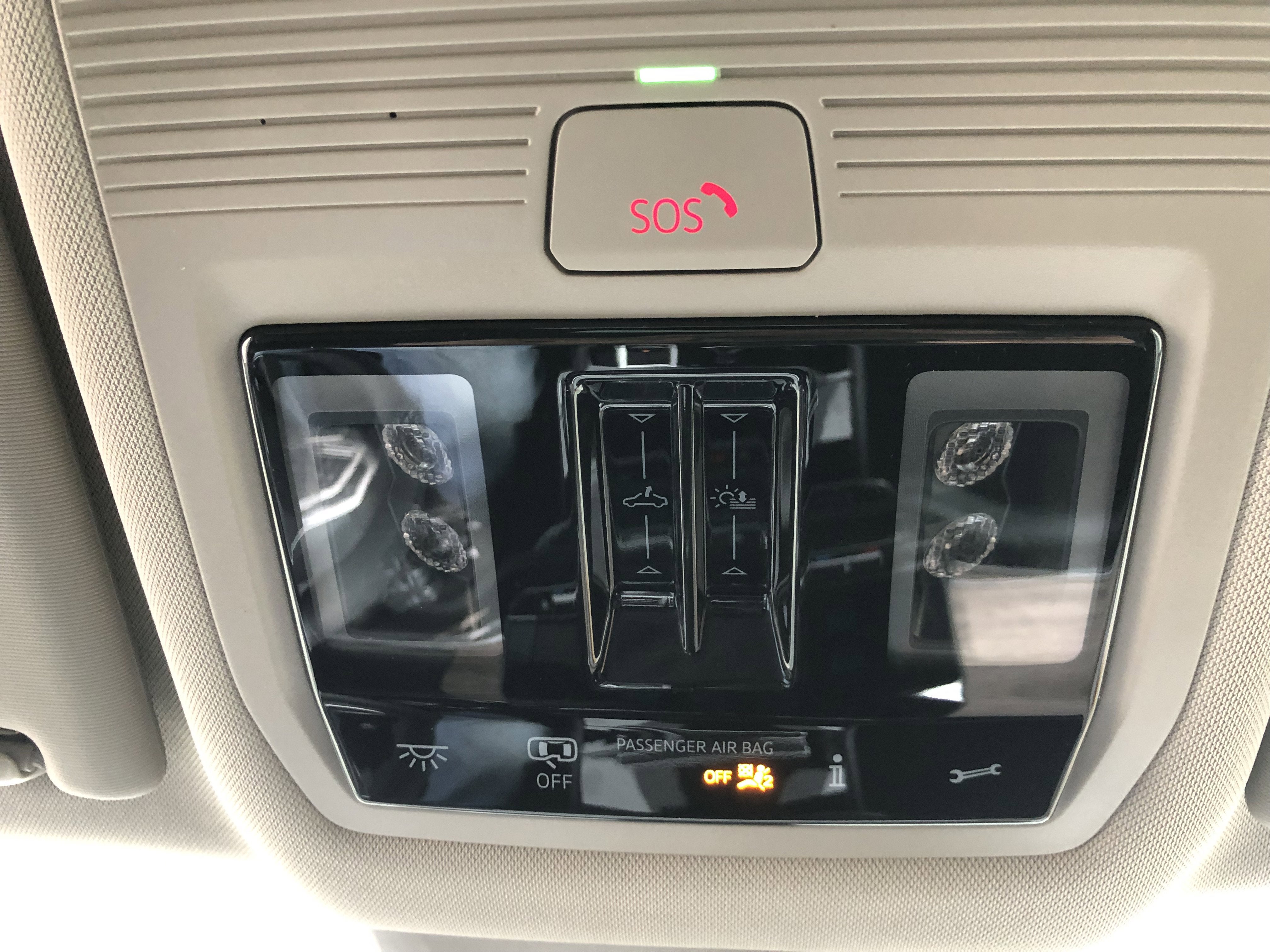 2026 Volkswagen Atlas 2.0T SEL Premium R-Line w/captains chairs