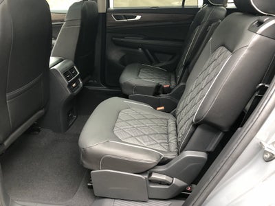 2026 Volkswagen Atlas 2.0T SEL Premium R-Line w/captains chairs