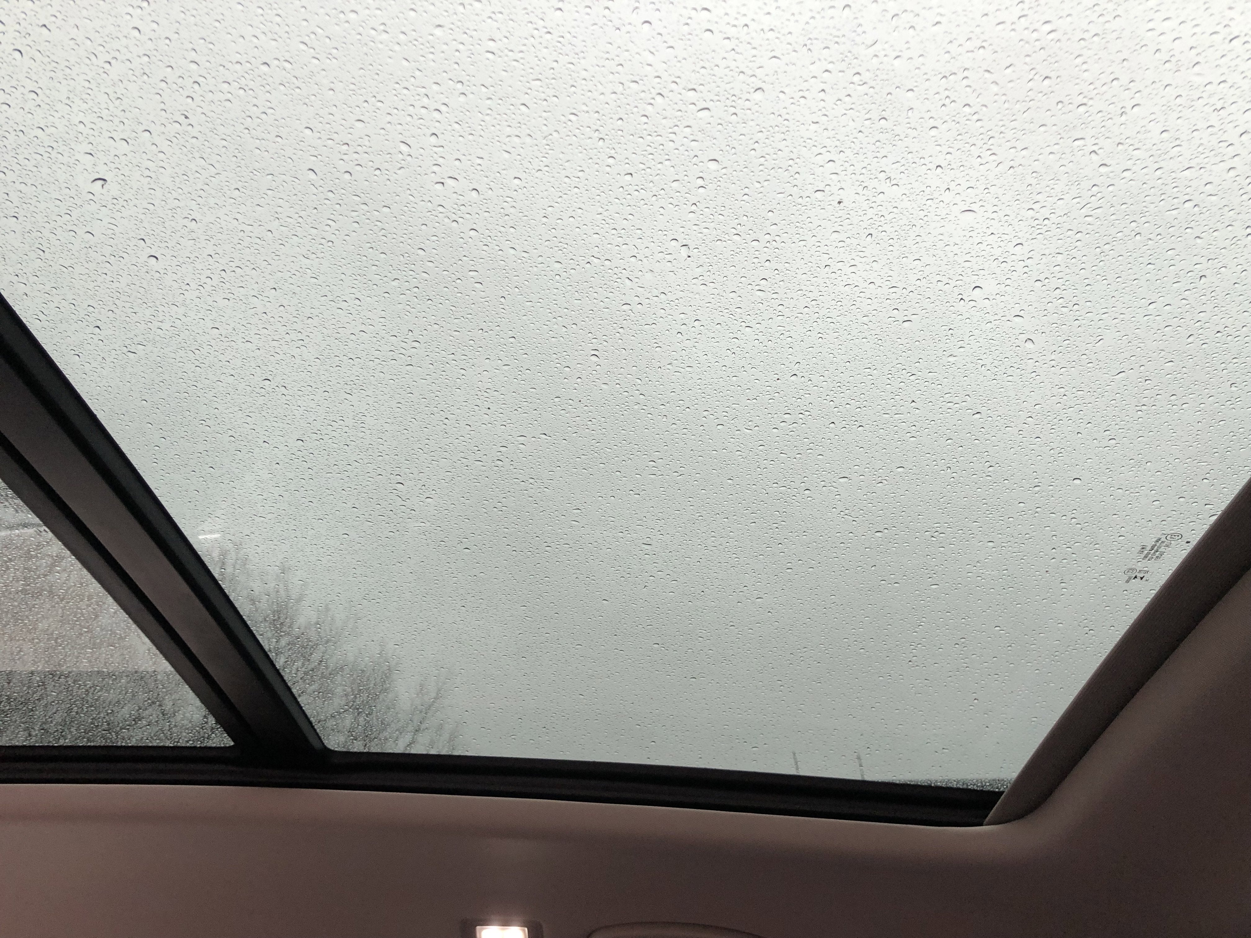 2026 Volkswagen Atlas 2.0T SEL Premium R-Line w/captains chairs