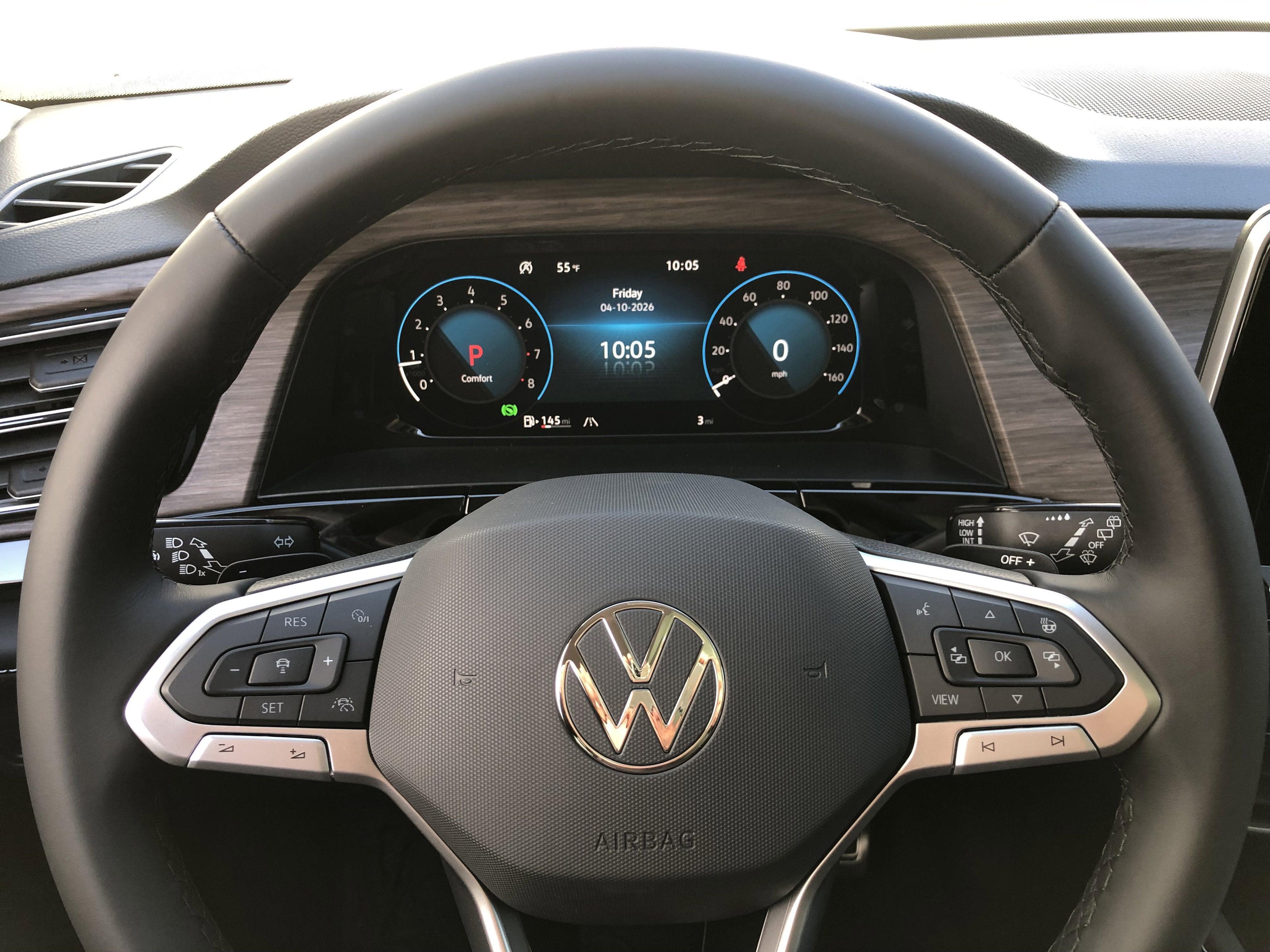 2026 Volkswagen Atlas 2.0T SEL Premium R-Line w/captains chairs