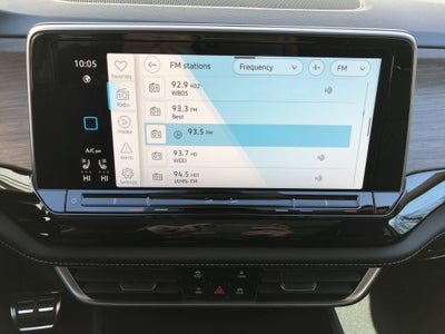 2026 Volkswagen Atlas 2.0T SEL Premium R-Line w/captains chairs