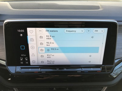 2026 Volkswagen Atlas 2.0T SEL Premium R-Line w/captains chairs