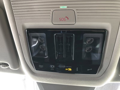 2026 Volkswagen Atlas 2.0T SEL Premium R-Line w/captains chairs