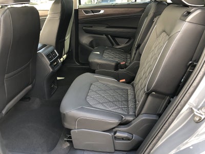 2026 Volkswagen Atlas 2.0T SEL Premium R-Line w/captains chairs