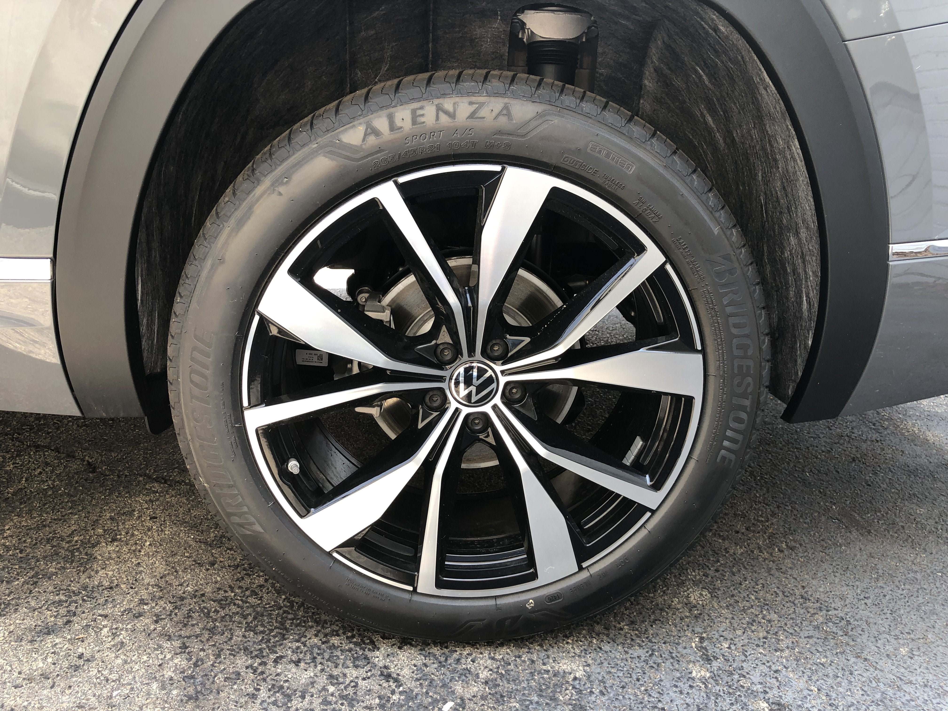2026 Volkswagen Atlas 2.0T SEL Premium R-Line