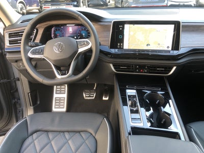 2026 Volkswagen Atlas 2.0T SEL Premium R-Line w/captains chairs