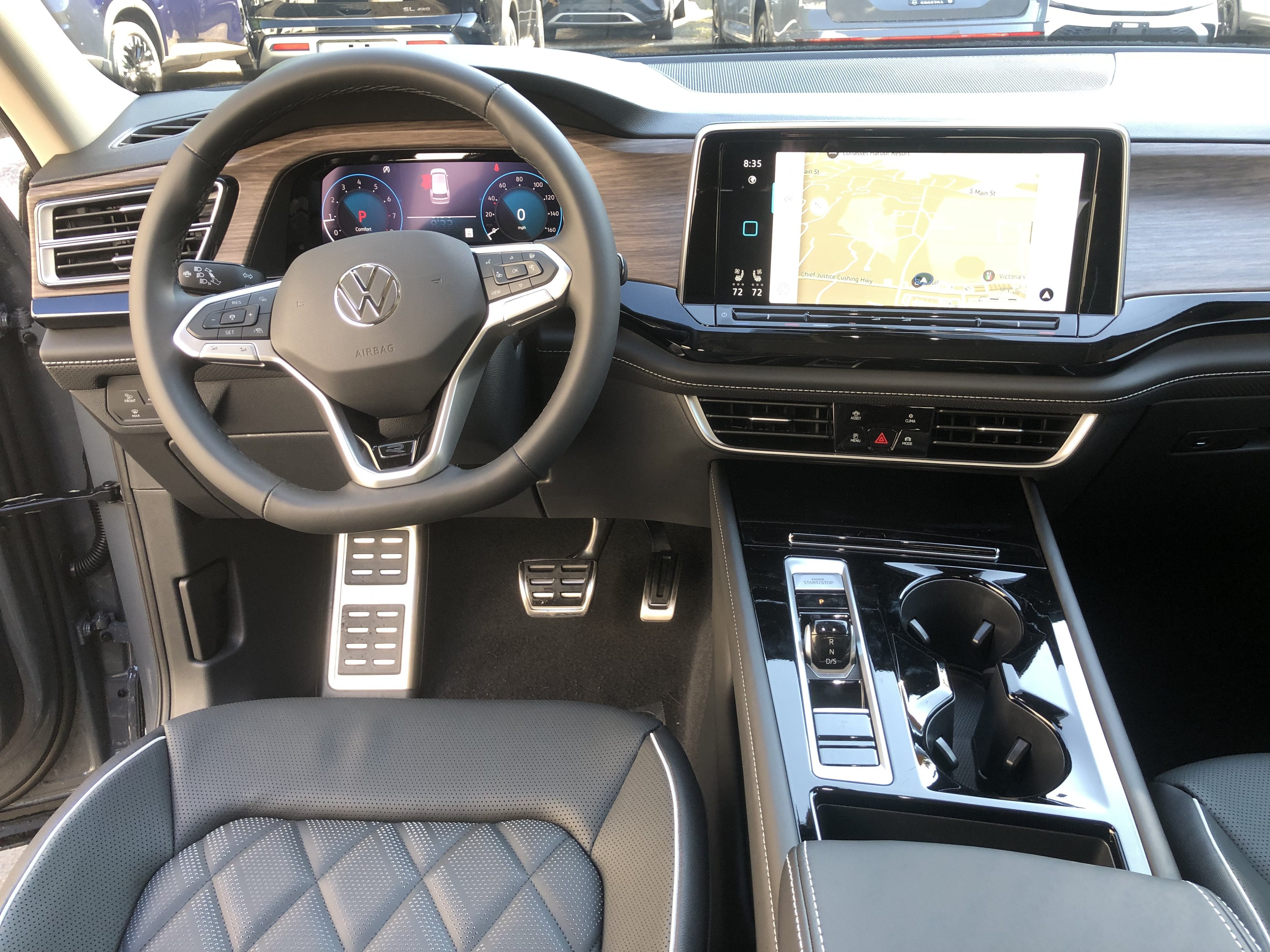 2026 Volkswagen Atlas 2.0T SEL Premium R-Line w/captains chairs