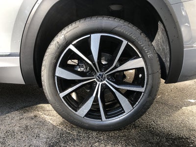2026 Volkswagen Atlas 2.0T SEL Premium R-Line w/captains chairs