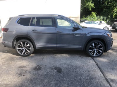 2026 Volkswagen Atlas 2.0T SEL Premium R-Line w/captains chairs