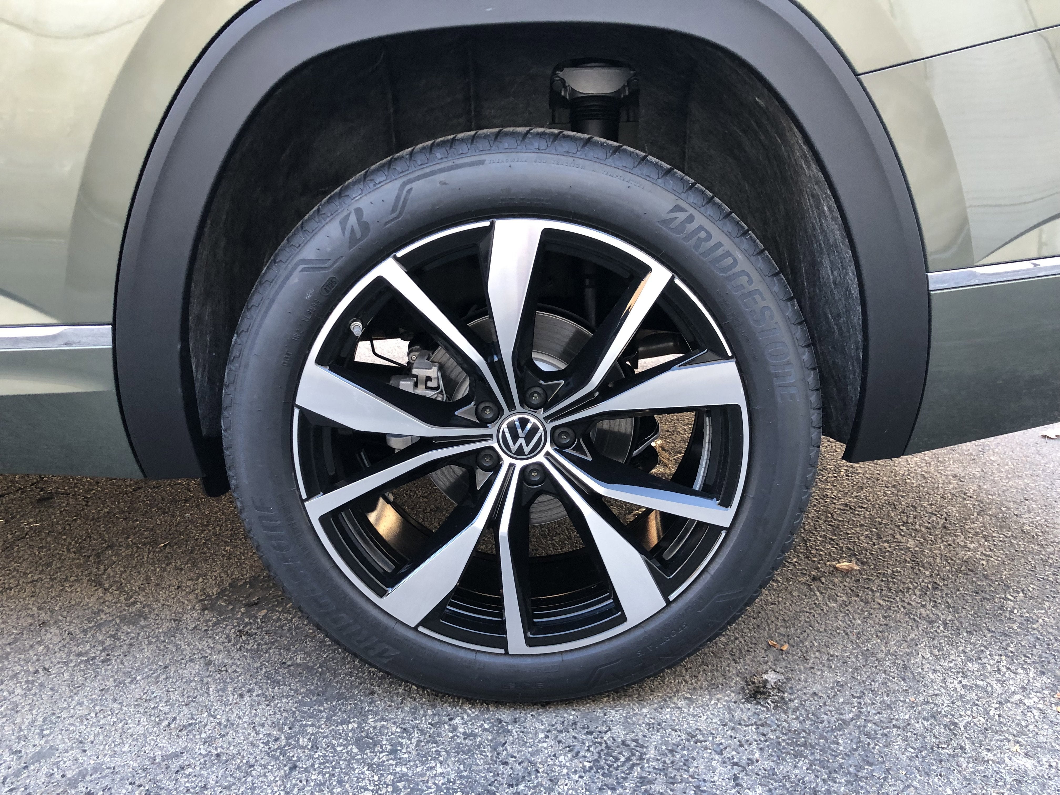 2026 Volkswagen Atlas 2.0T SEL Premium R-Line