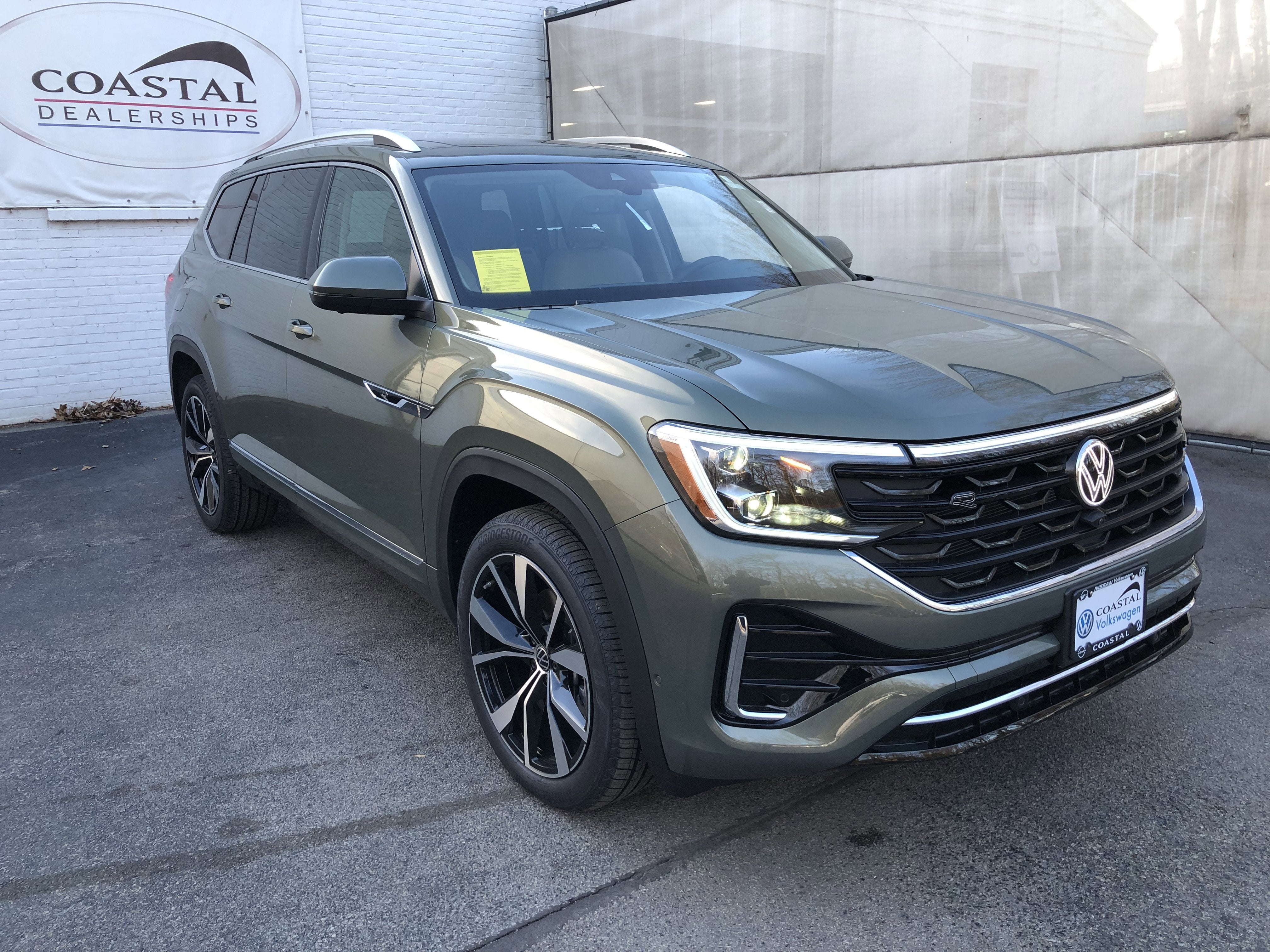 2026 Volkswagen Atlas 2.0T SEL Premium R-Line