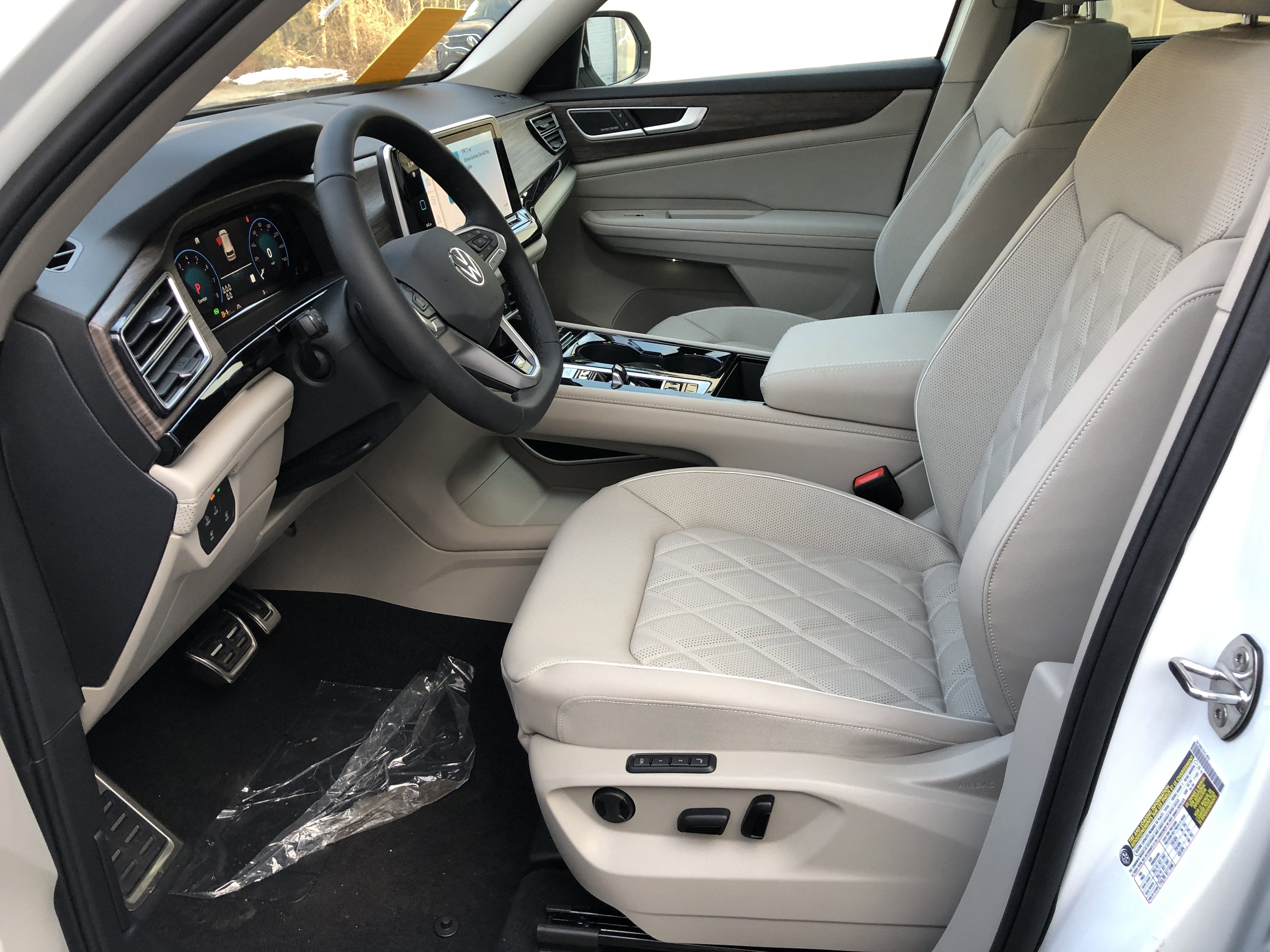 2026 Volkswagen Atlas 2.0T SEL Premium R-Line