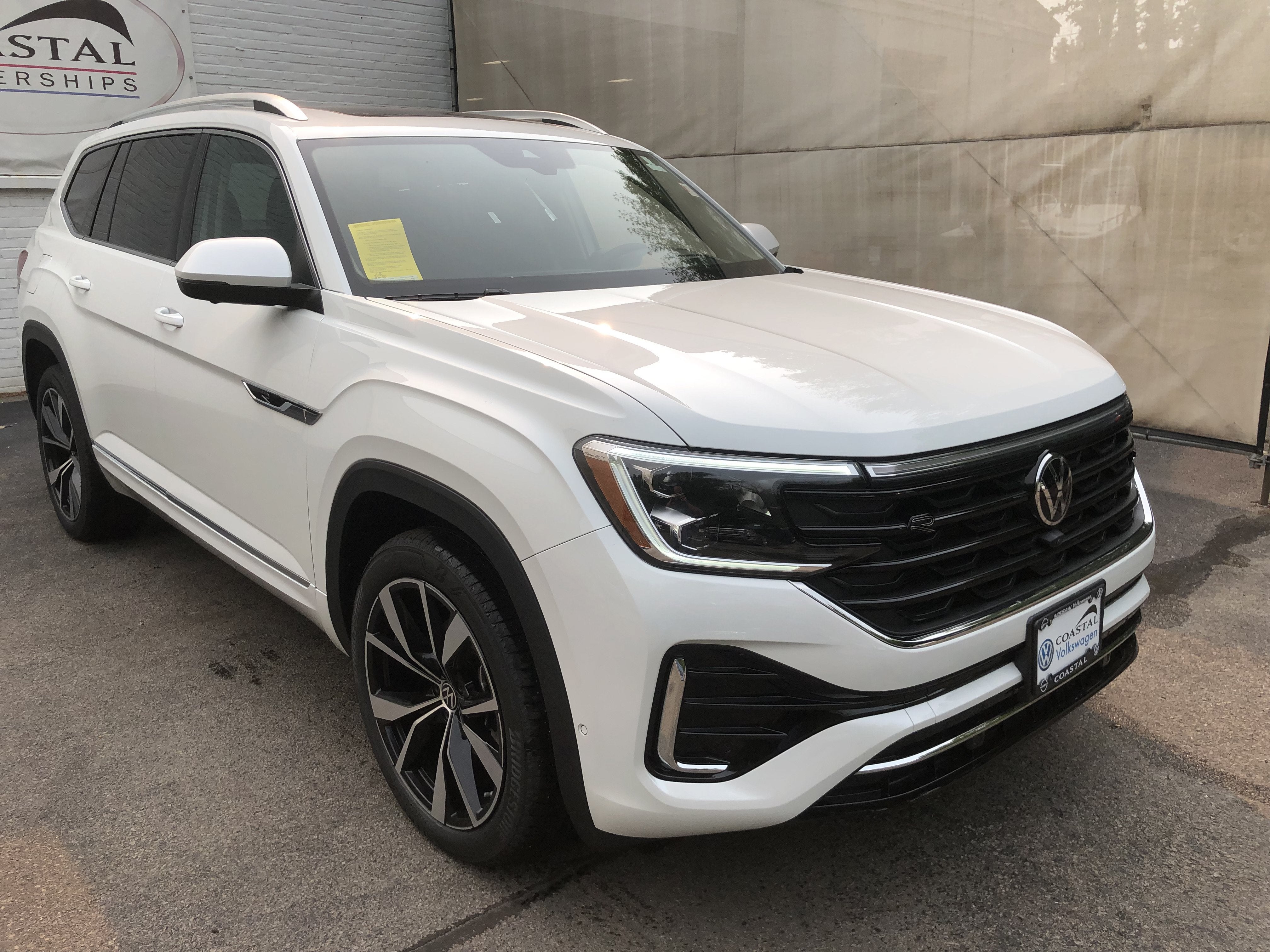2026 Volkswagen Atlas 2.0T SEL Premium R-Line