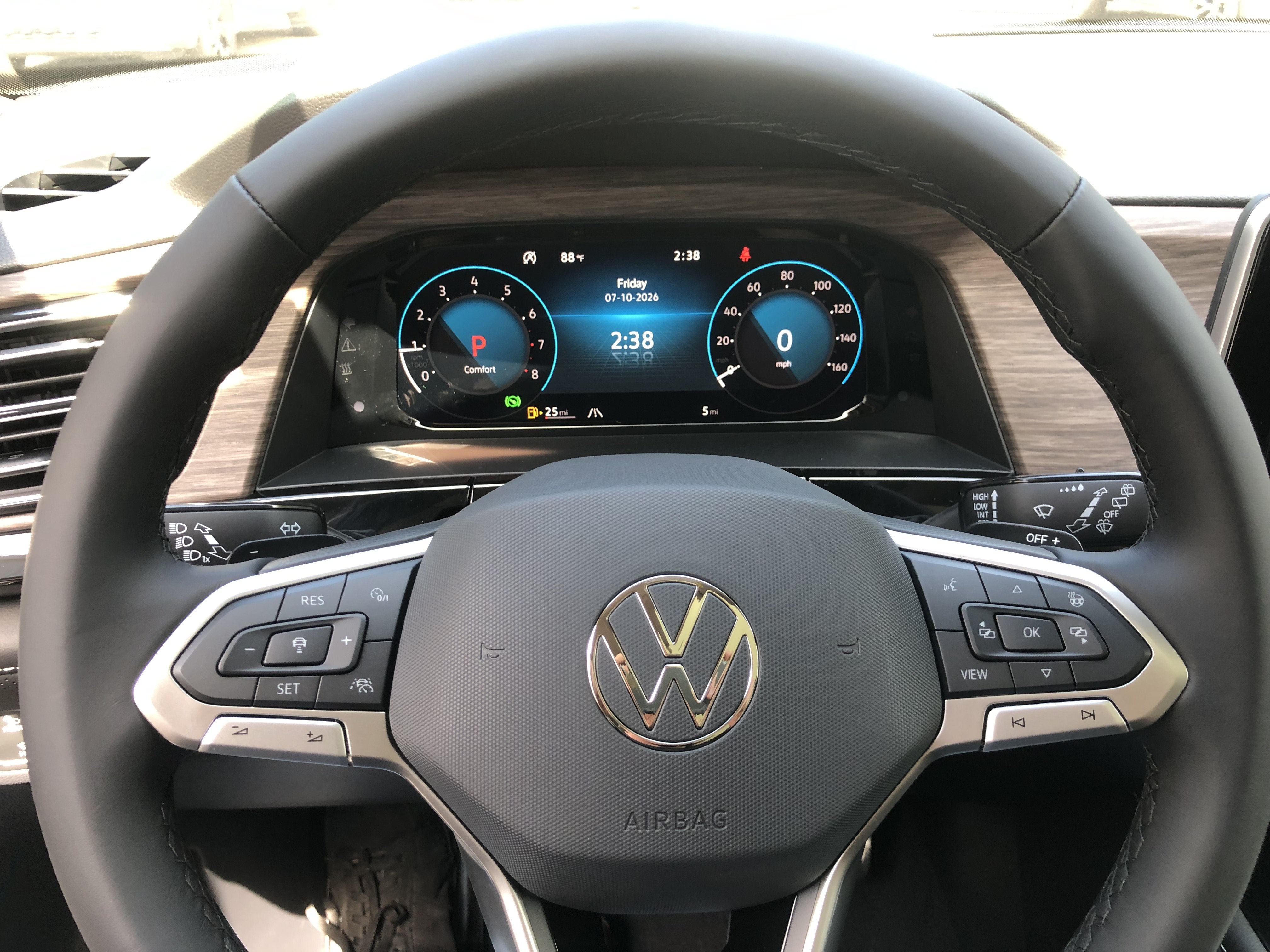 2026 Volkswagen Atlas 2.0T SEL Premium R-Line