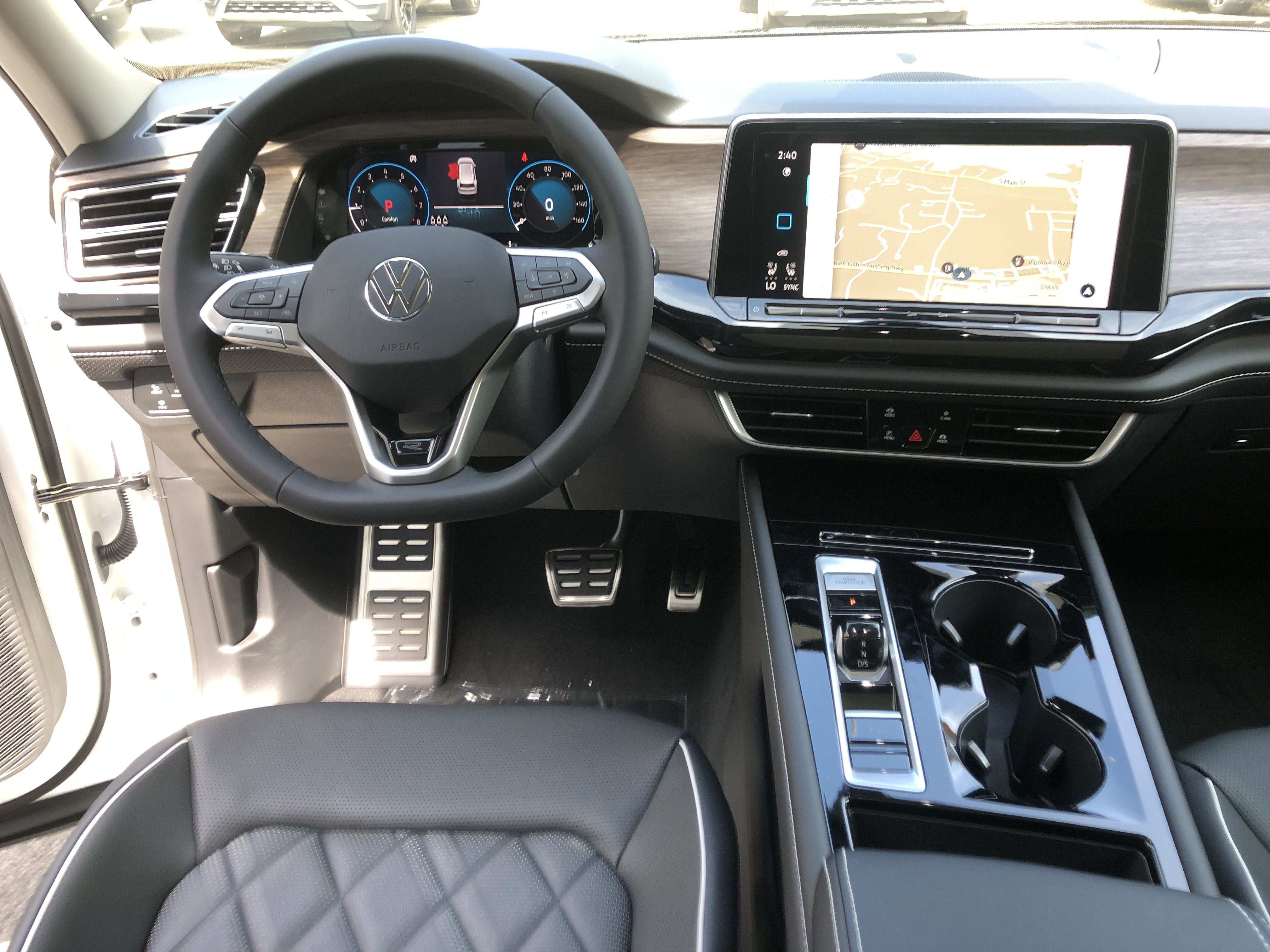 2026 Volkswagen Atlas 2.0T SEL Premium R-Line