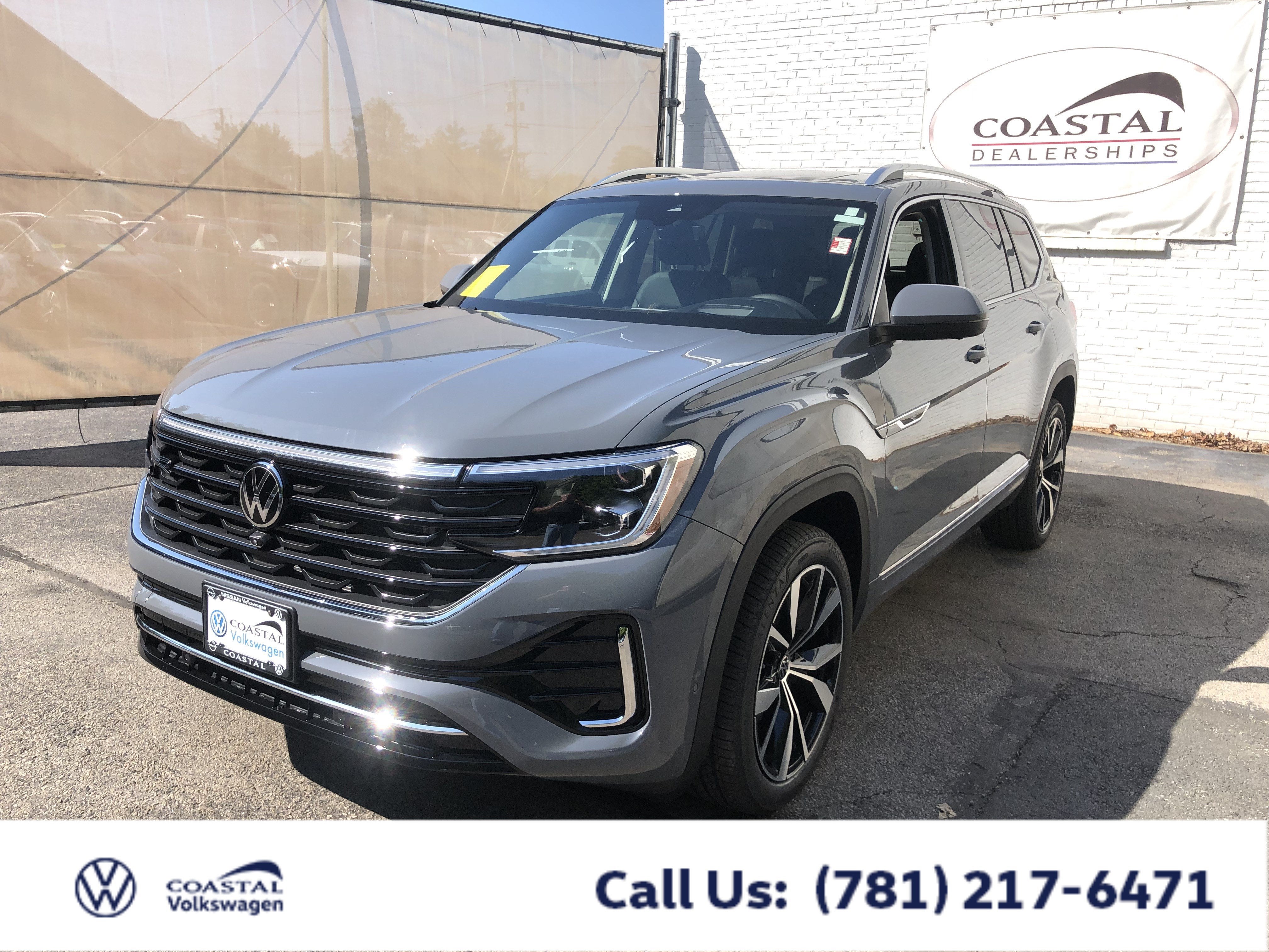 2026 Volkswagen Atlas 2.0T SEL Premium R-Line w/captains chairs