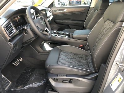 2026 Volkswagen Atlas 2.0T SEL Premium R-Line w/captains chairs