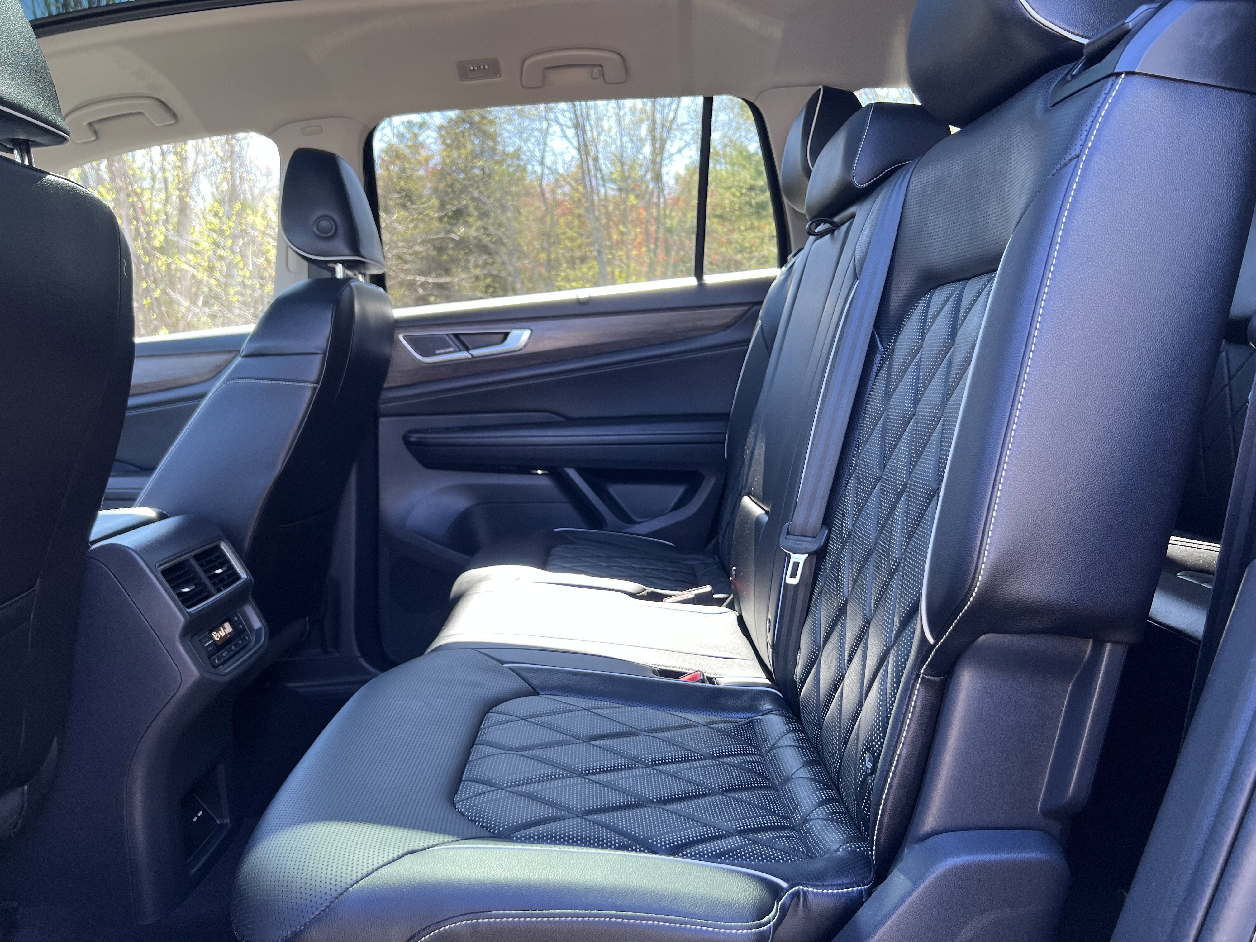 2024 Volkswagen Atlas 2.0T SEL Premium R-Line