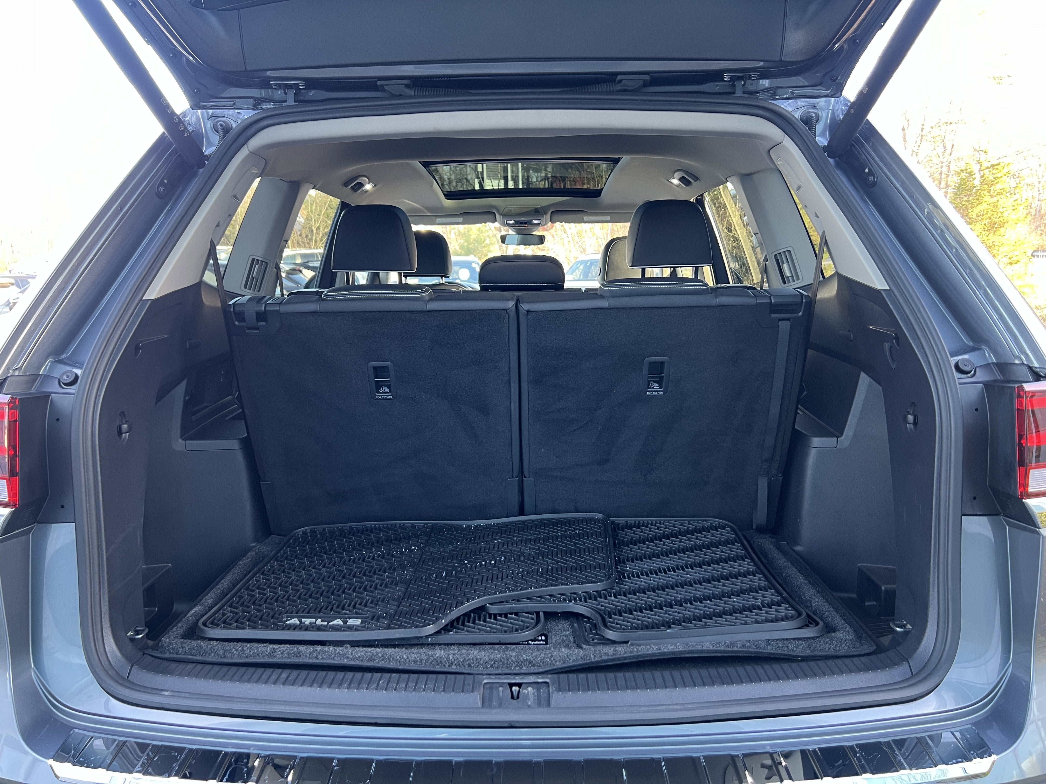 2025 Volkswagen Atlas 2.0T SEL Premium R-Line