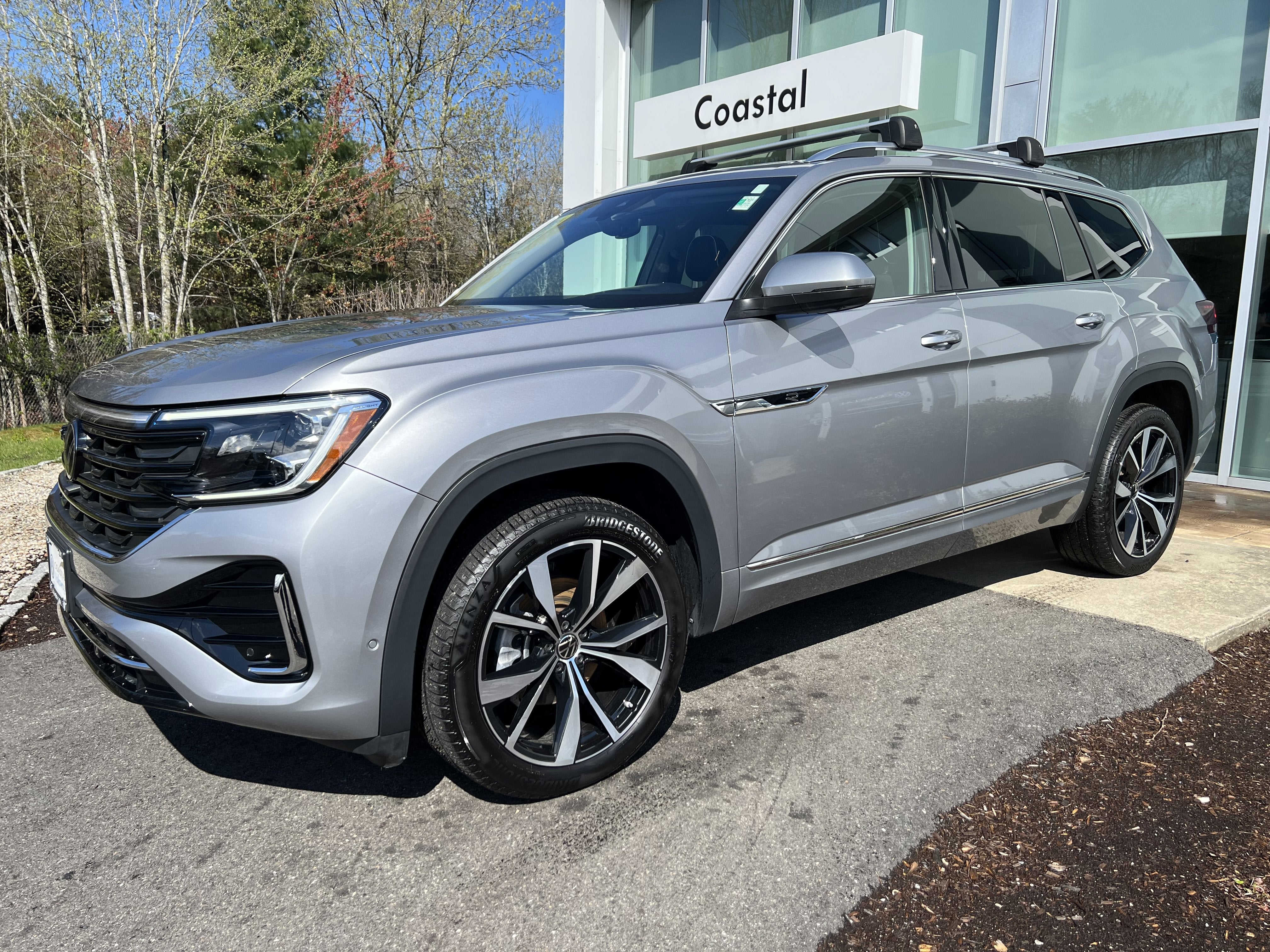 2024 Volkswagen Atlas 2.0T SEL Premium R-Line