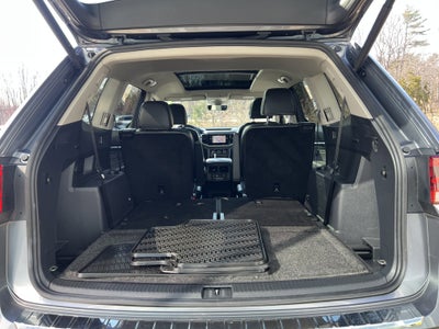 2023 Volkswagen Atlas 3.6L V6 SEL Premium R-Line w/captains chairs