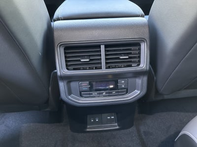 2027 Volkswagen Atlas SE w/Technology w/captains chairs and black wheel package