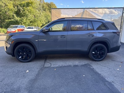 2027 Volkswagen Atlas SE w/Technology w/captains chairs and black wheel package