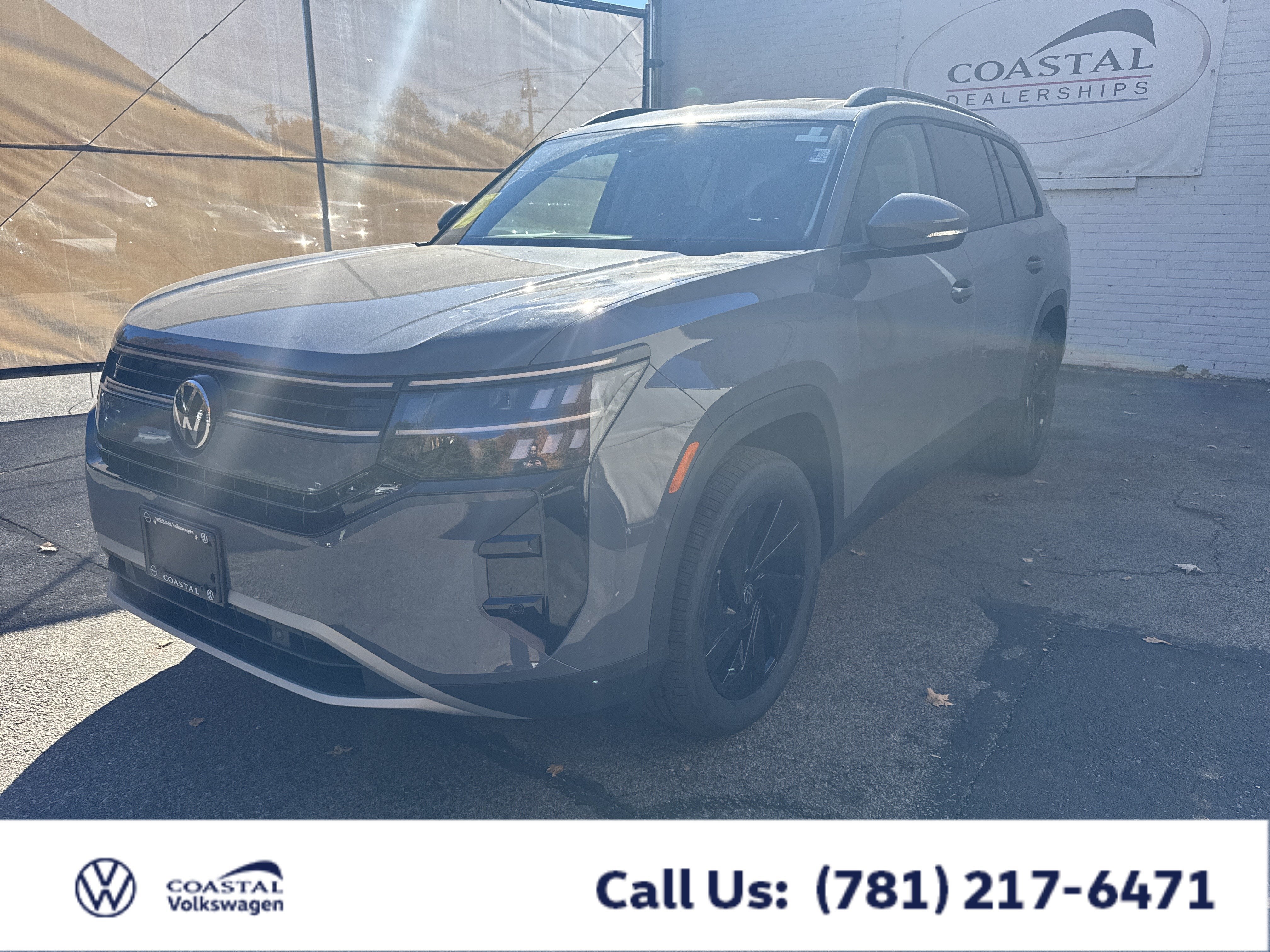 2027 Volkswagen Atlas SE w/Technology w/black wheel package