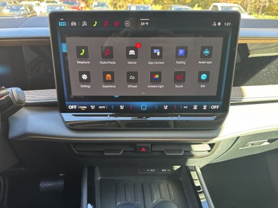 2027 Volkswagen Atlas SE w/Technology w/black wheel package