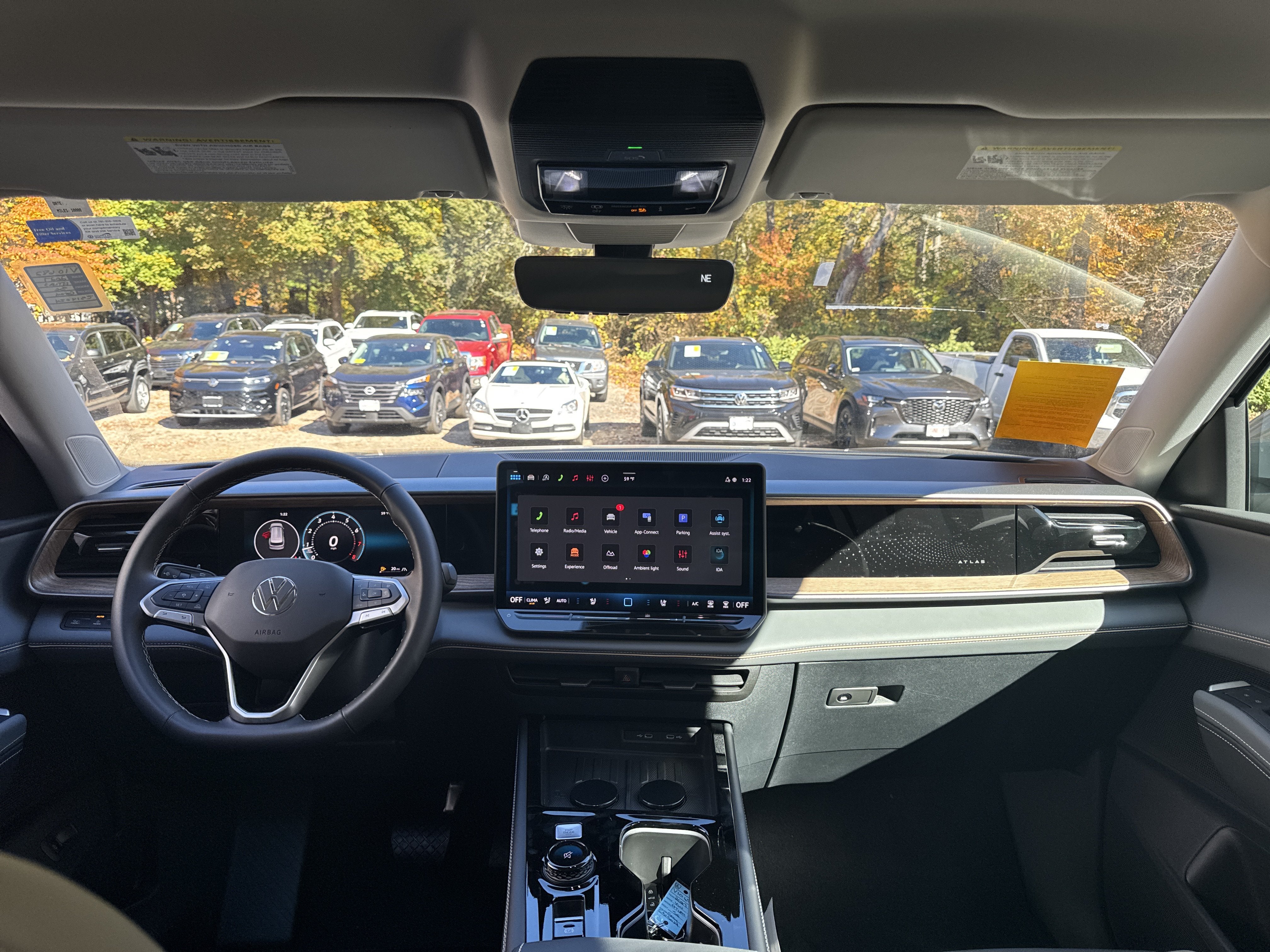 2027 Volkswagen Atlas SE w/Technology w/black wheel package