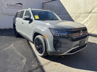 2027 Volkswagen Atlas SE w/Technology w/black wheel package