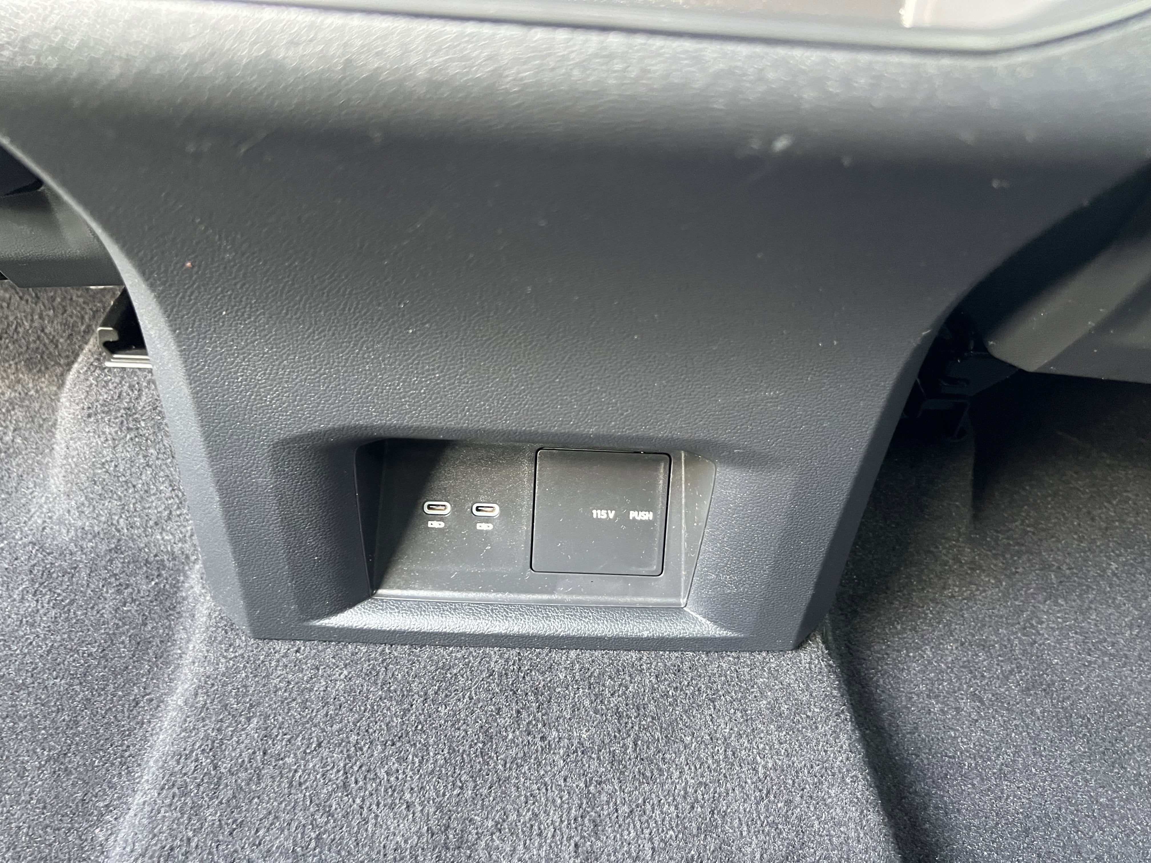 2023 Volkswagen Atlas Cross Sport 2.0T SE w/Technology