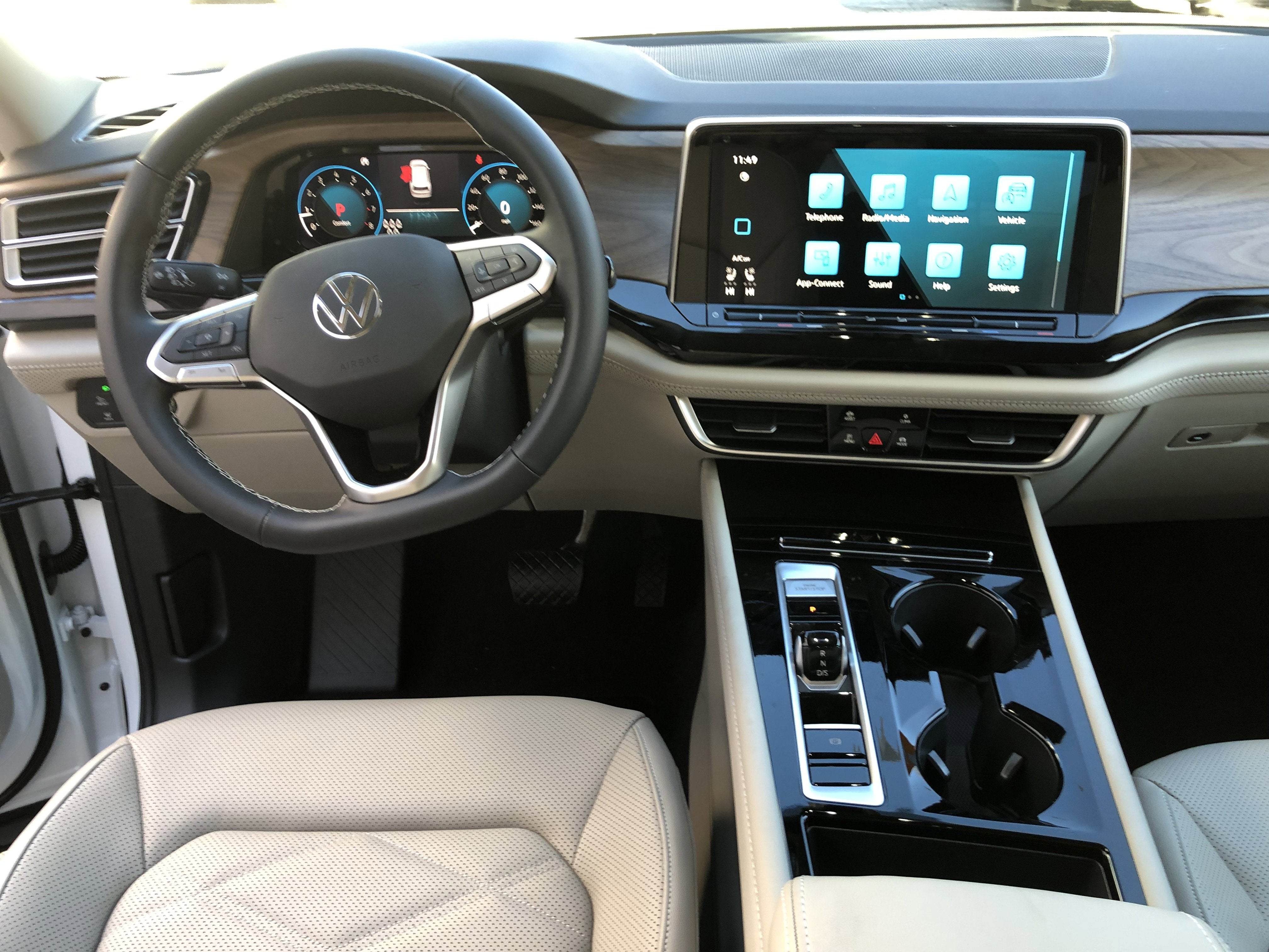 2026 Volkswagen Atlas 2.0T SE w/Technology