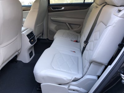 2026 Volkswagen Atlas 2.0T SE w/Technology w/black wheel package