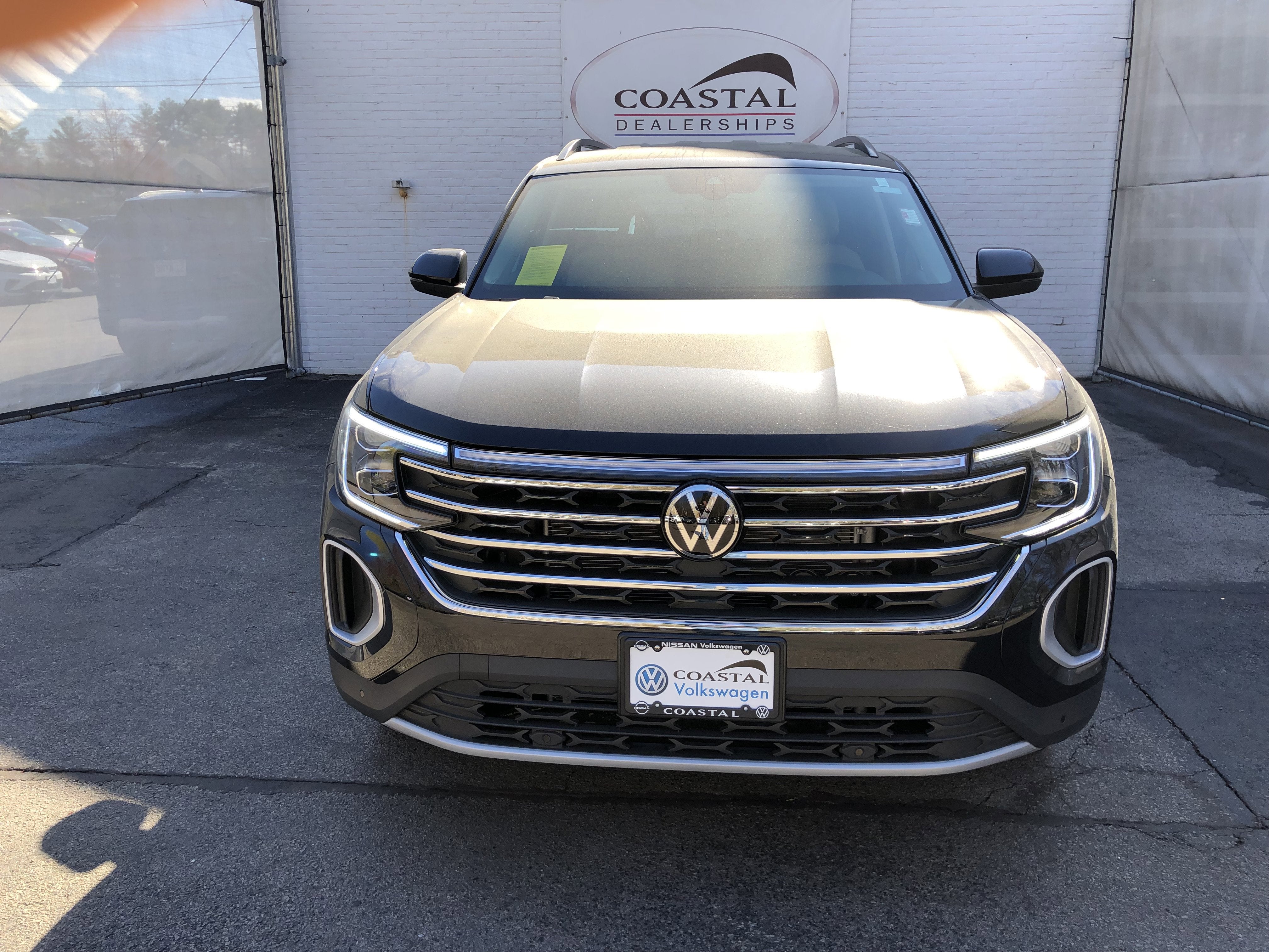 2026 Volkswagen Atlas 2.0T SE w/Technology w/black wheel package