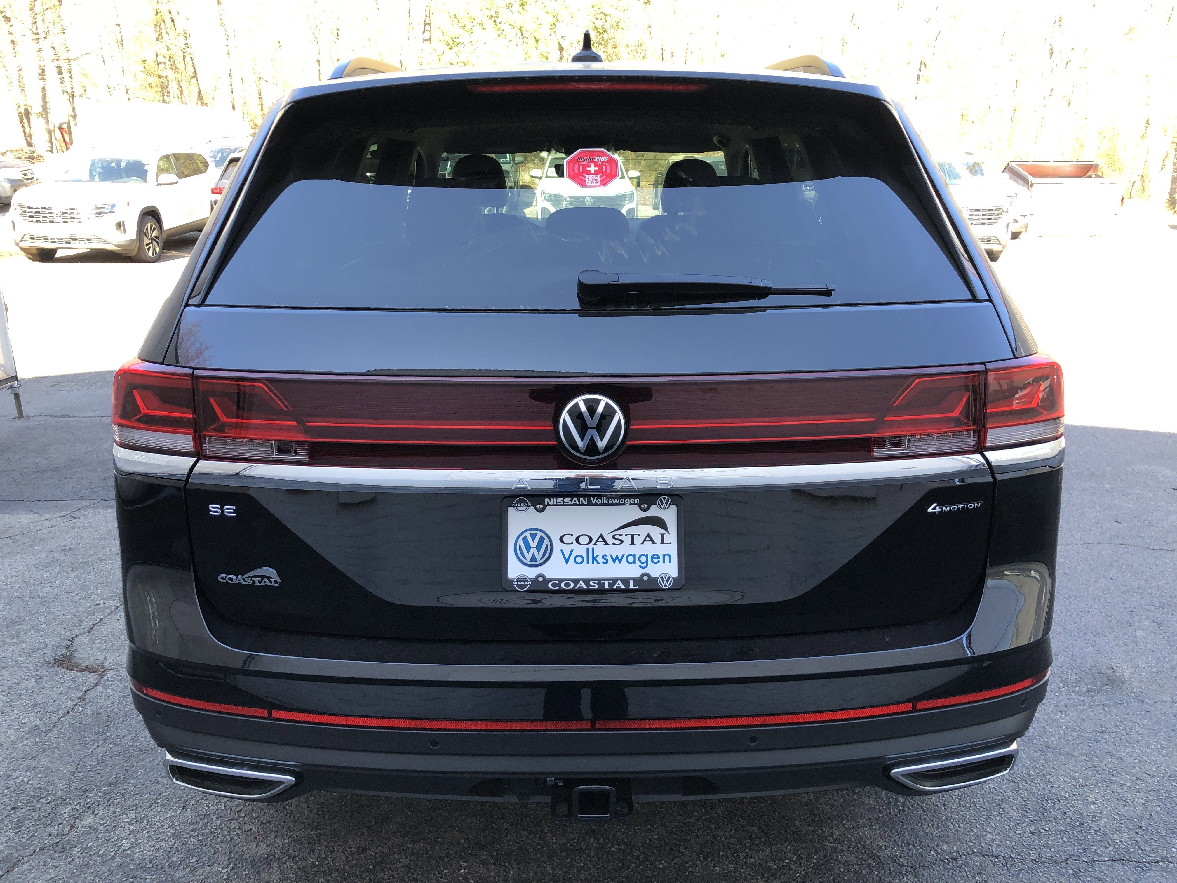 2026 Volkswagen Atlas 2.0T SE w/Technology w/black wheel package