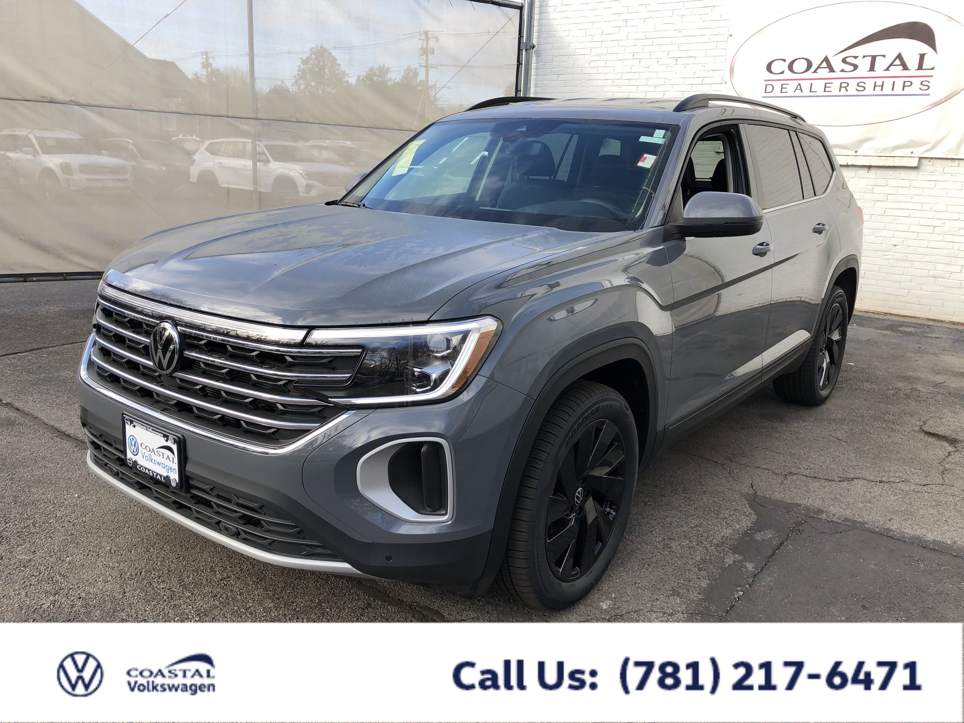 2026 Volkswagen Atlas 2.0T SE w/Technology w/black wheel package