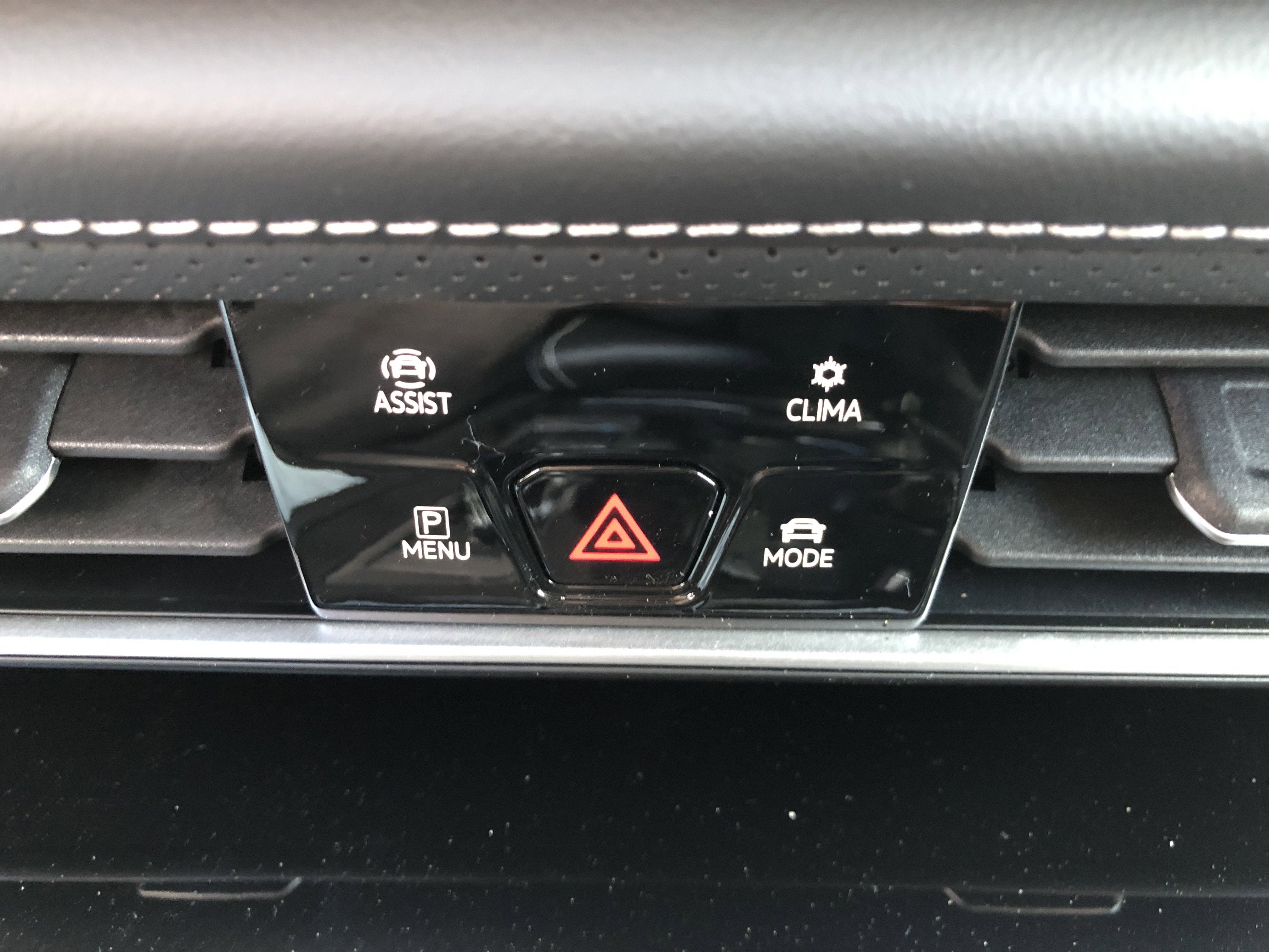 2026 Volkswagen Atlas 2.0T SE w/Technology w/black wheel package
