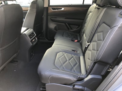 2026 Volkswagen Atlas 2.0T SE w/Technology w/black wheel package