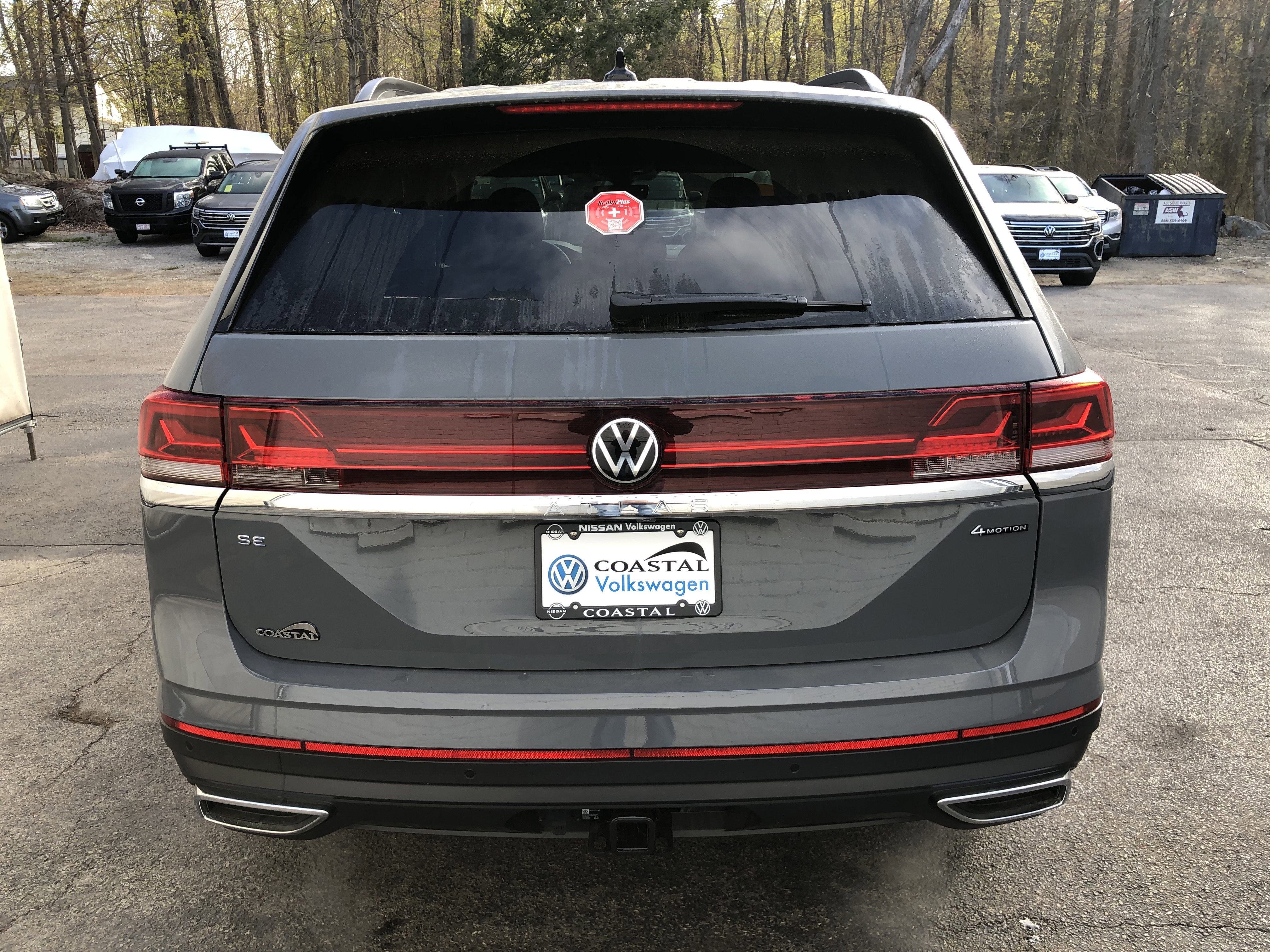 2026 Volkswagen Atlas 2.0T SE w/Technology w/black wheel package