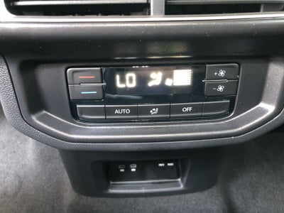 2026 Volkswagen Atlas 2.0T SE w/Technology w/black wheel package