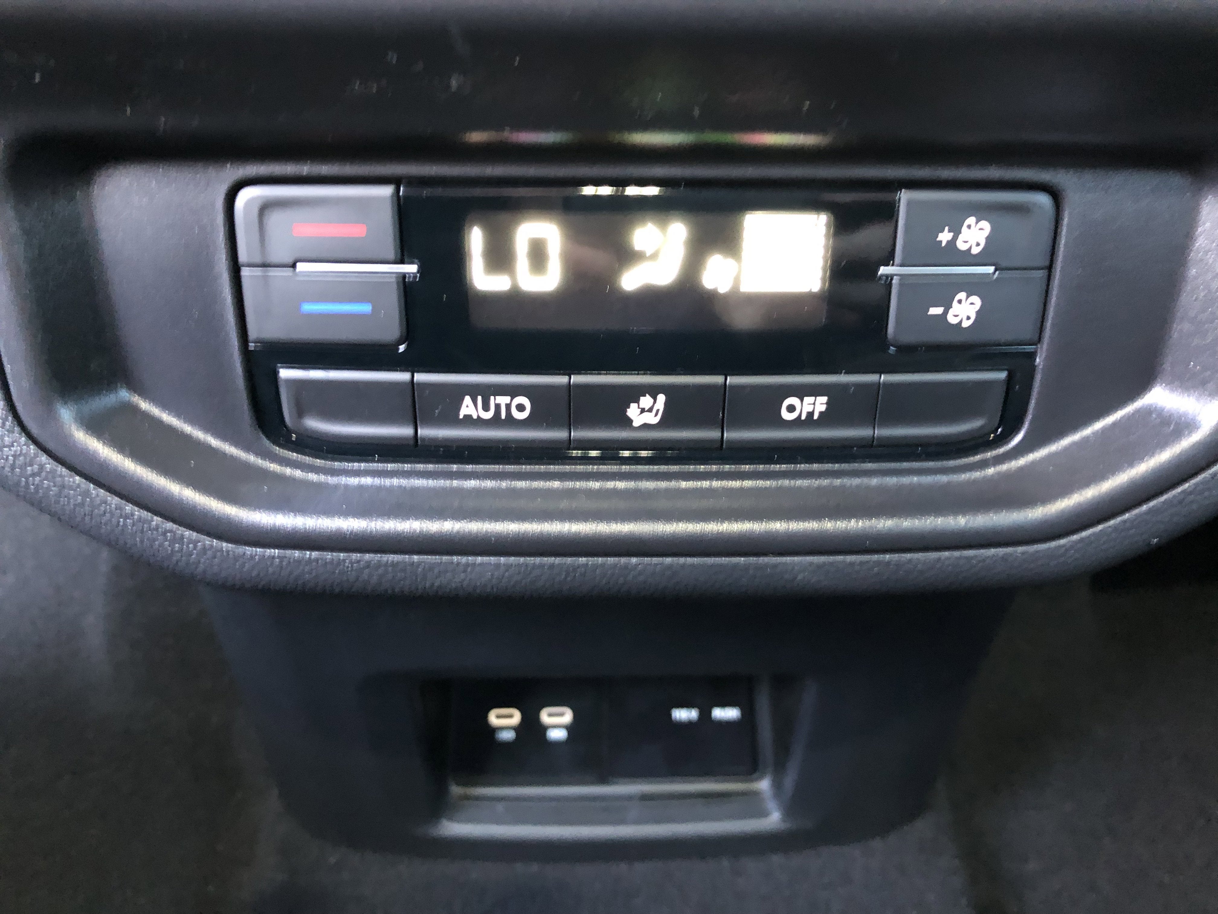 2026 Volkswagen Atlas 2.0T SE w/Technology w/black wheel package
