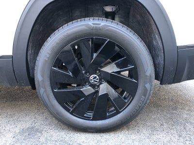 2026 Volkswagen Atlas 2.0T SE w/Technology w/black wheel package