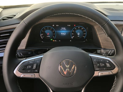 2026 Volkswagen Atlas 2.0T SE w/Technology w/captains chairs