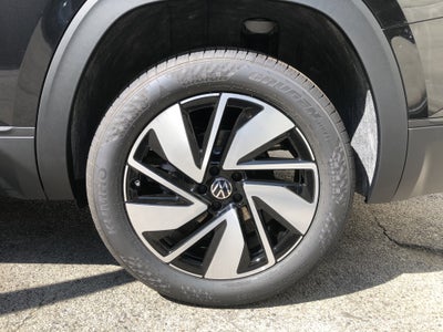 2026 Volkswagen Atlas 2.0T SE w/Technology w/captains chairs