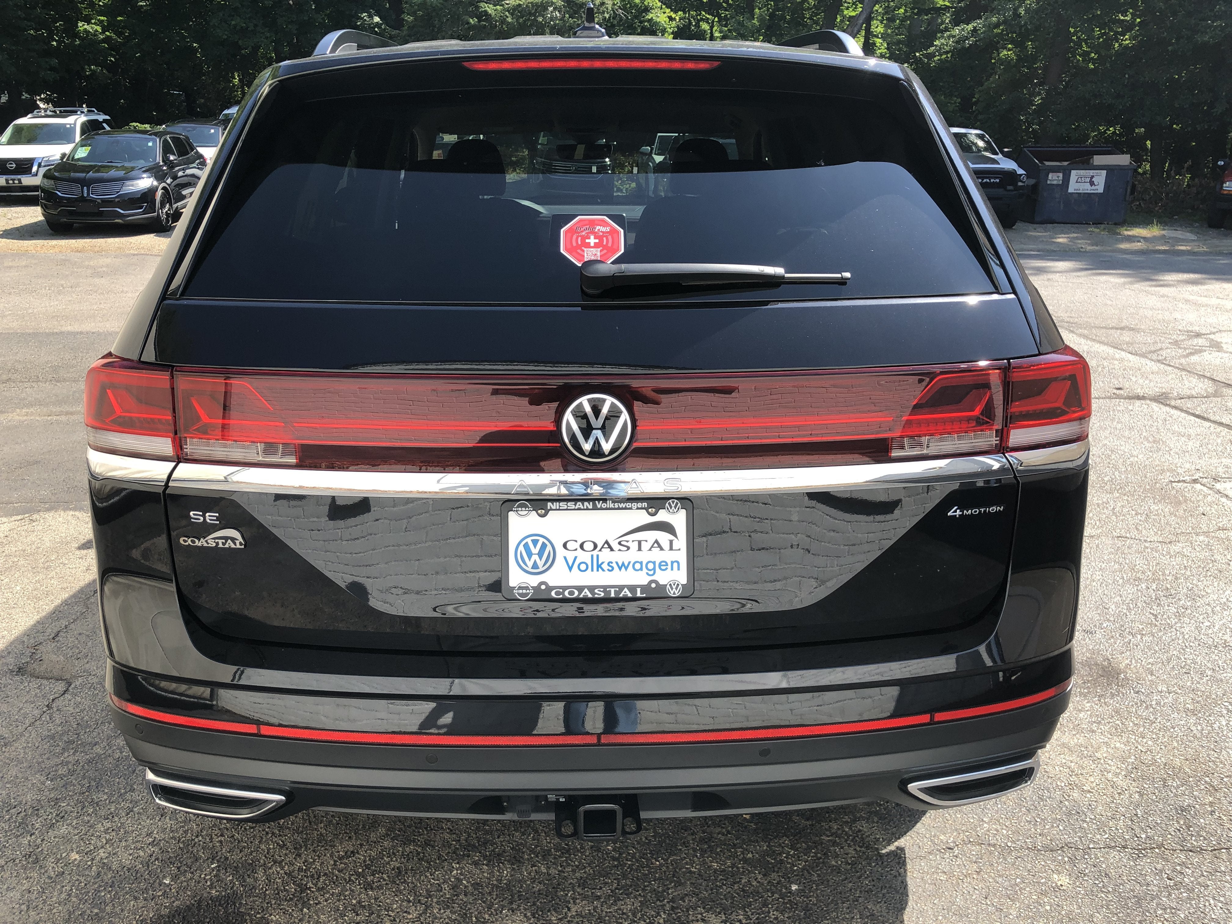 2026 Volkswagen Atlas 2.0T SE w/Technology w/captains chairs