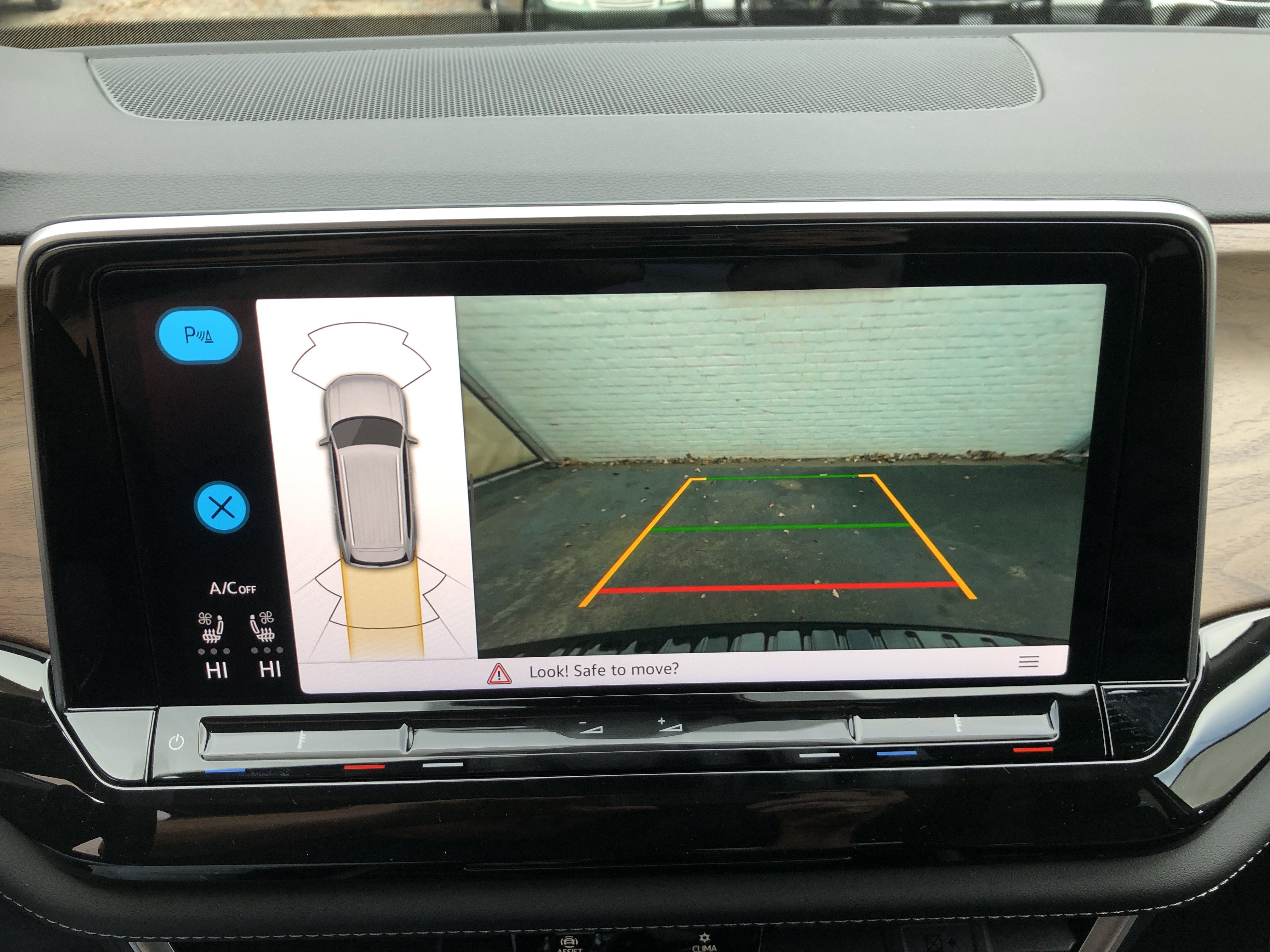 2026 Volkswagen Atlas 2.0T SE w/Technology w/captains chairs